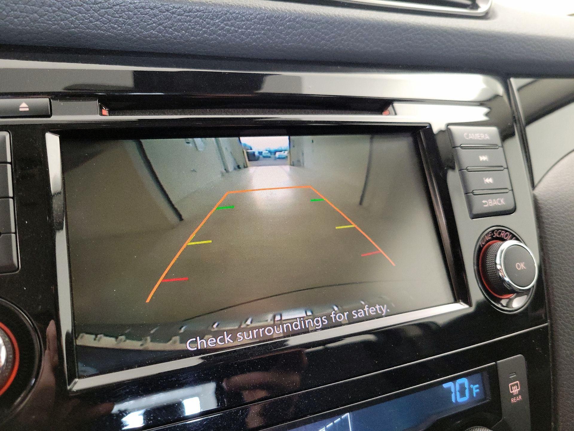 Thumbnail: 2020 Nissan Rogue Sport - 14