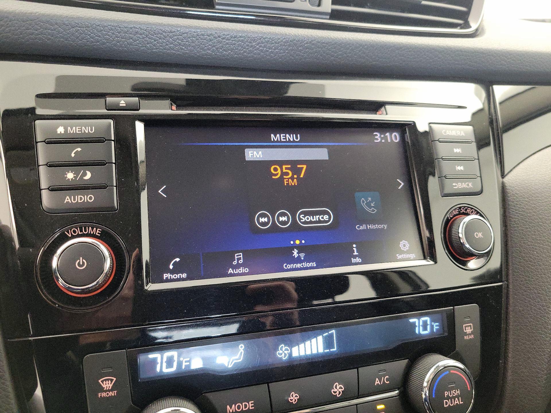 Thumbnail: 2020 Nissan Rogue Sport - 15