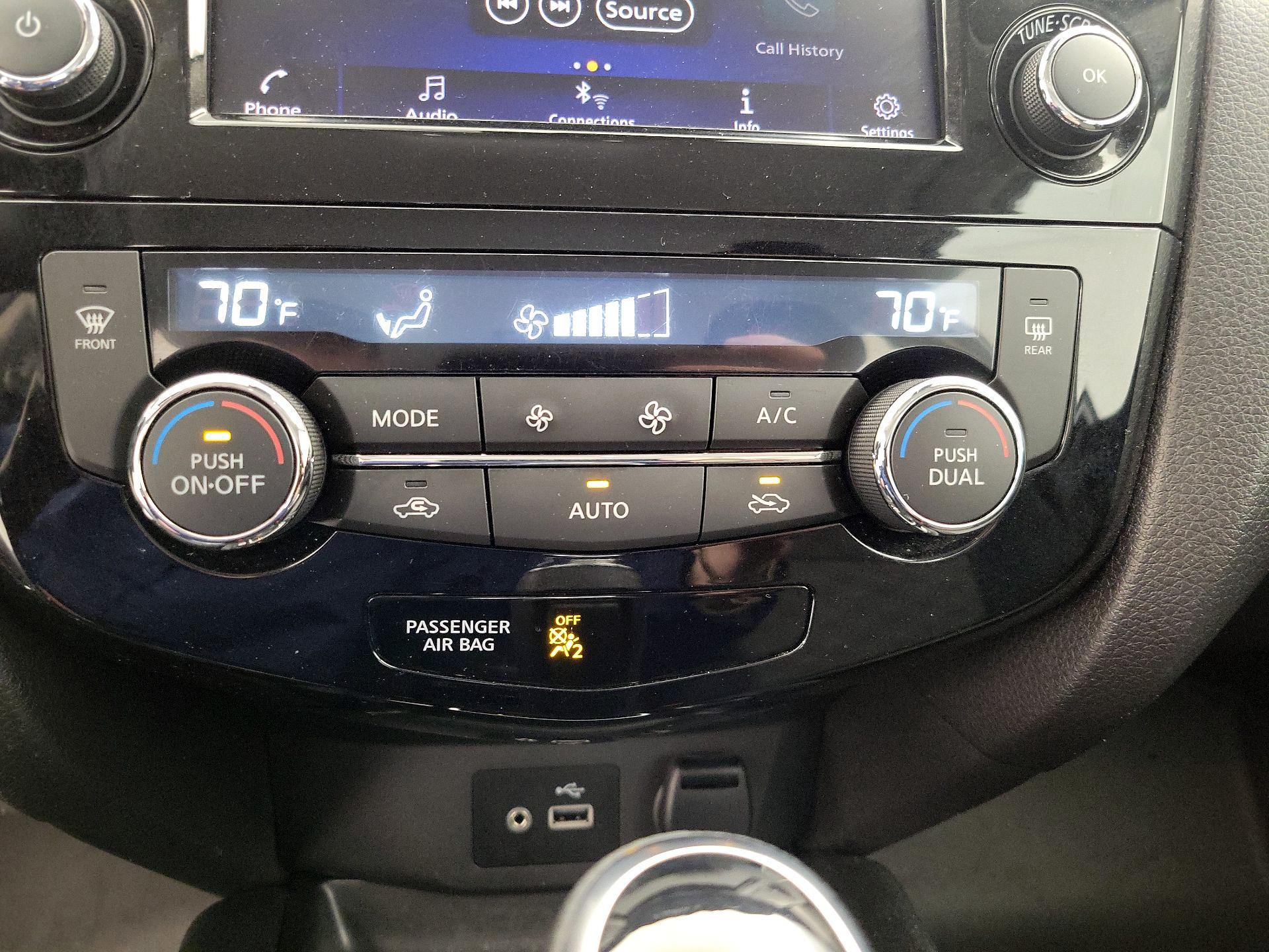 Thumbnail: 2020 Nissan Rogue Sport - 16