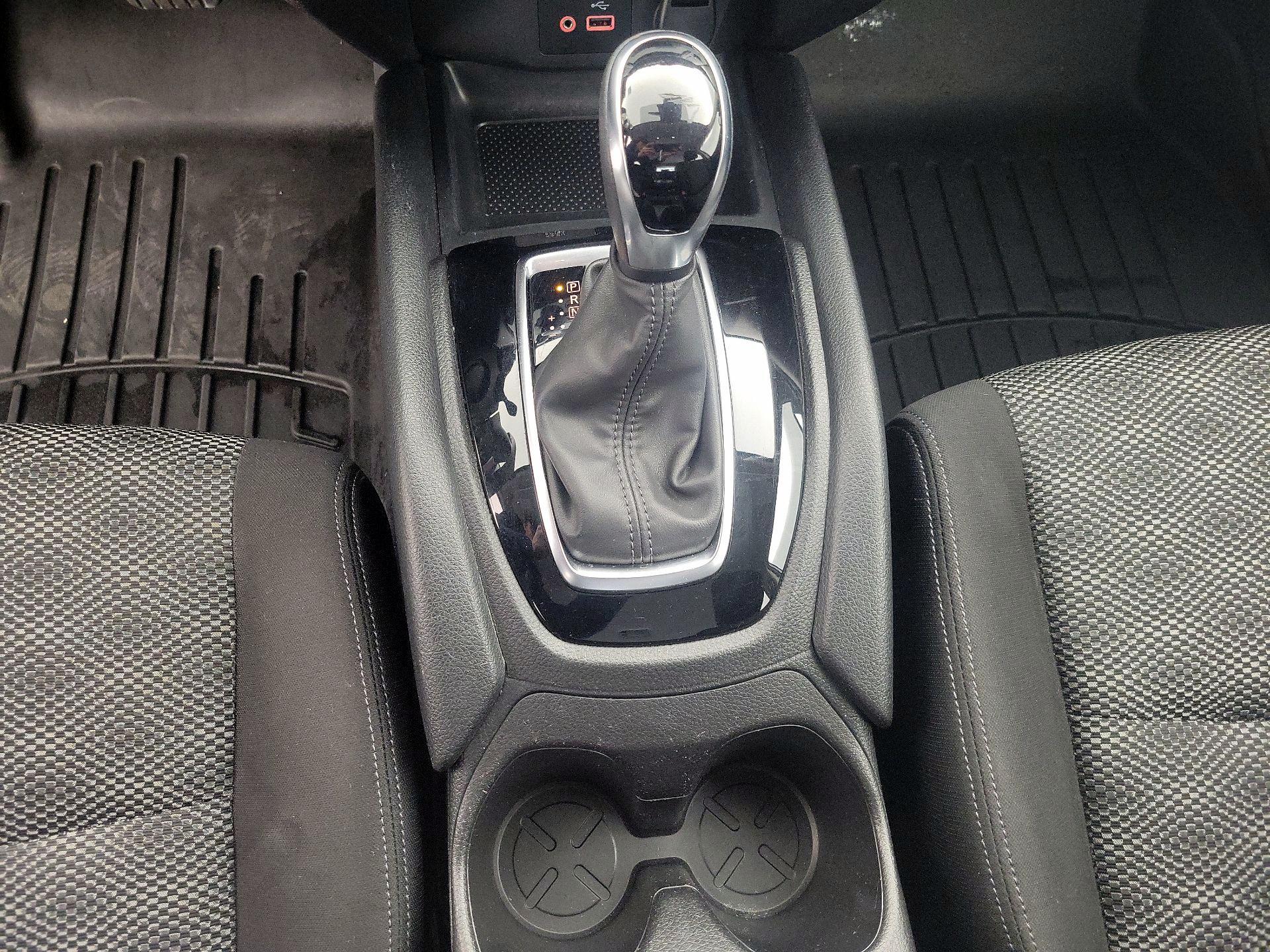 Thumbnail: 2020 Nissan Rogue Sport - 17