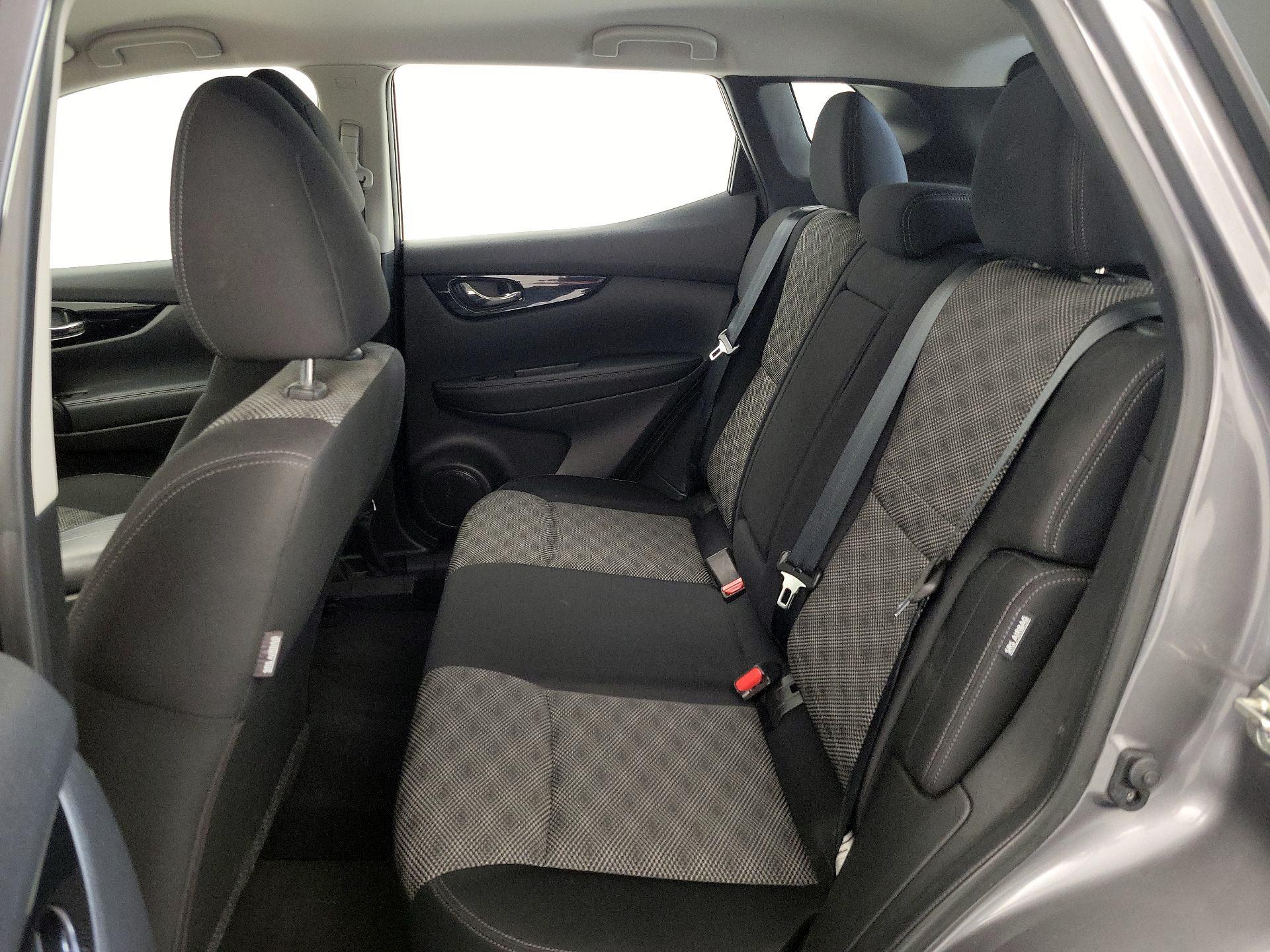 Thumbnail: 2020 Nissan Rogue Sport - 19