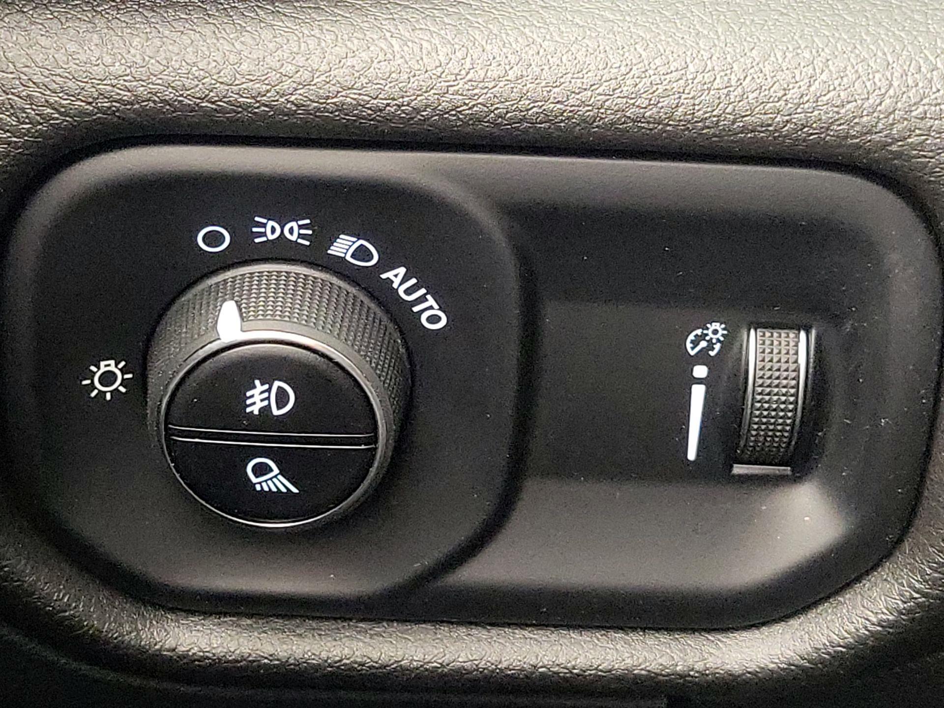 Thumbnail: 2025 RAM 1500 - 13