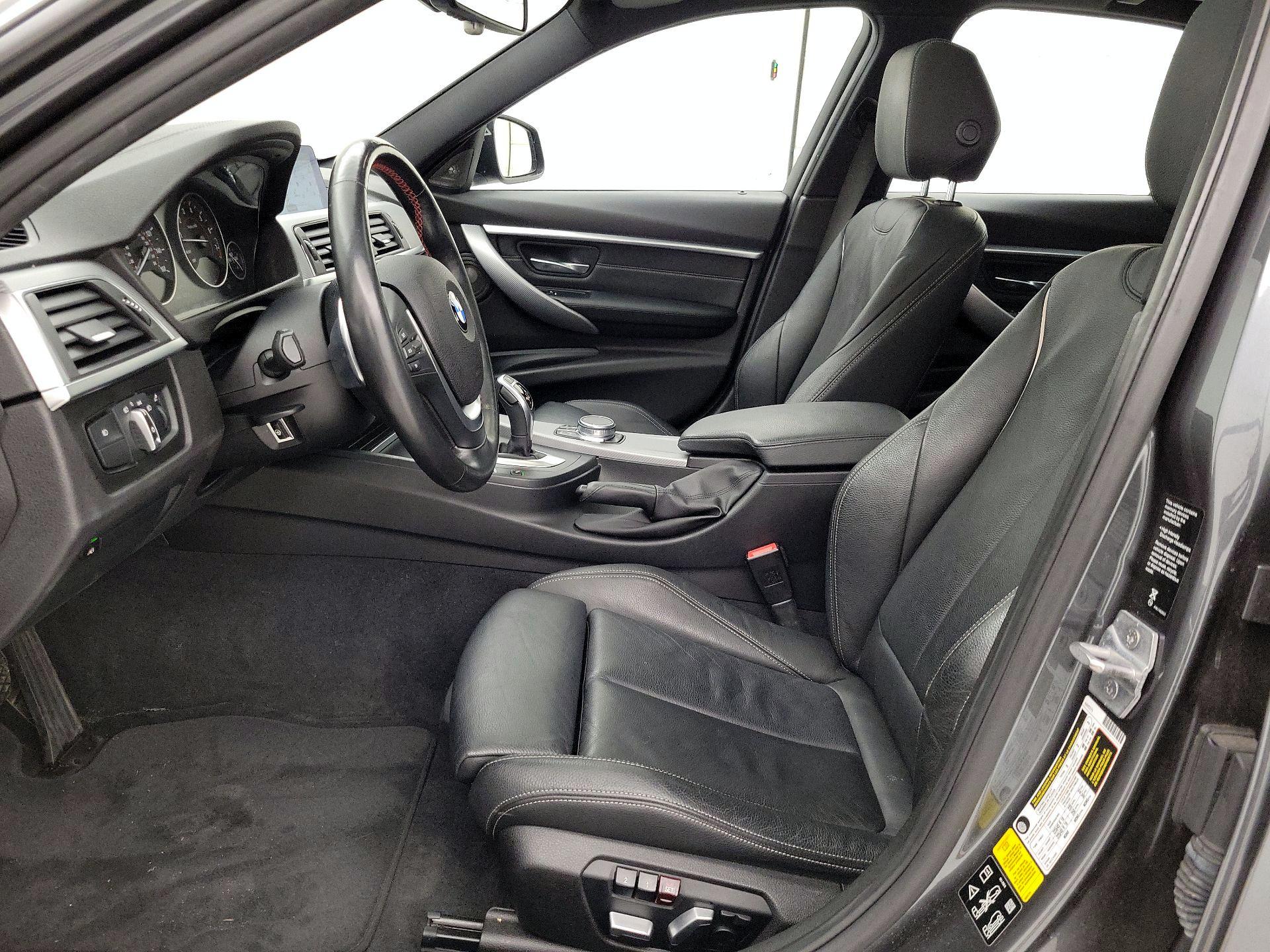 Thumbnail: 2018 BMW 3 Series - 11