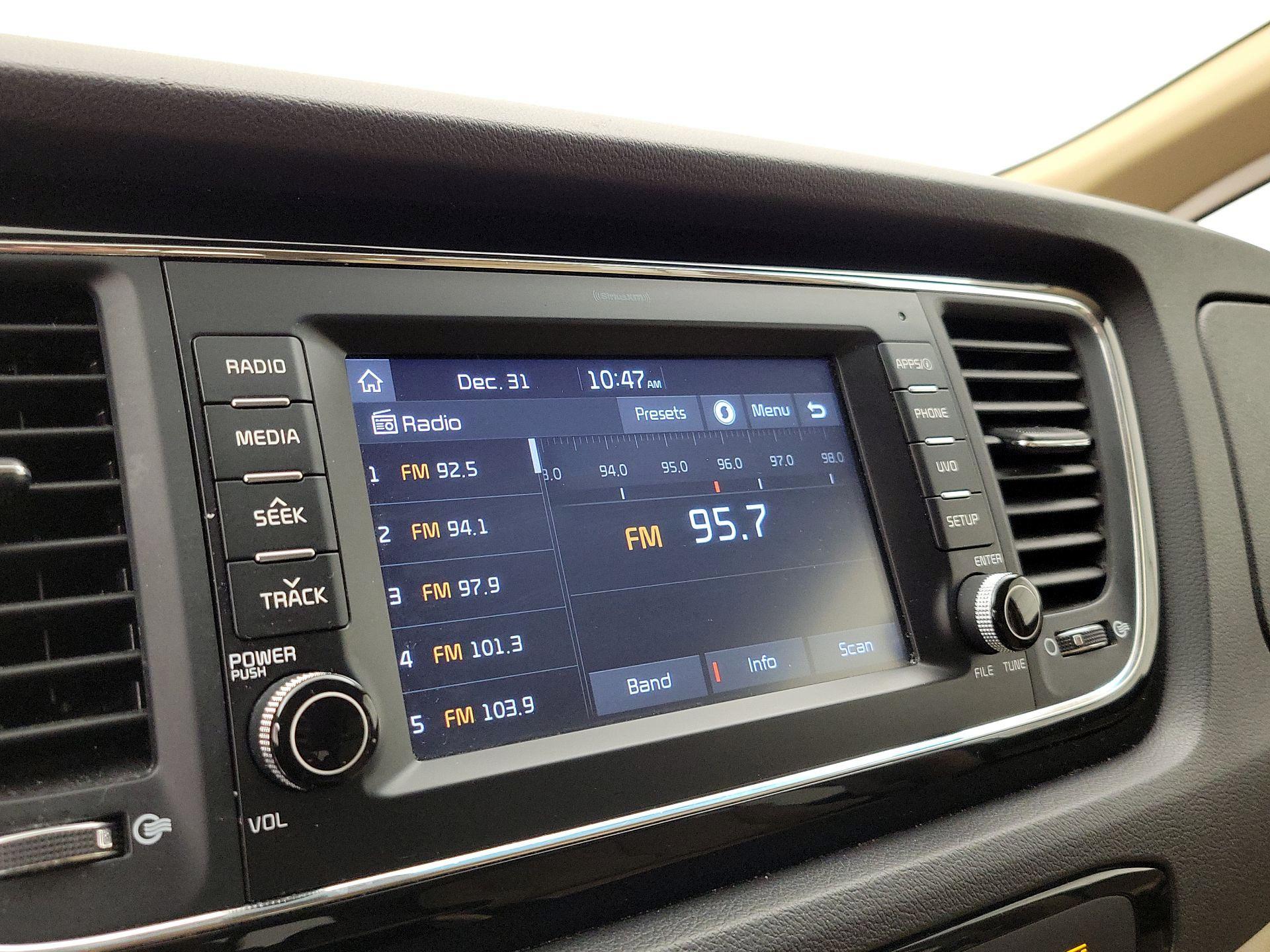 Thumbnail: 2017 Kia Sedona - 15