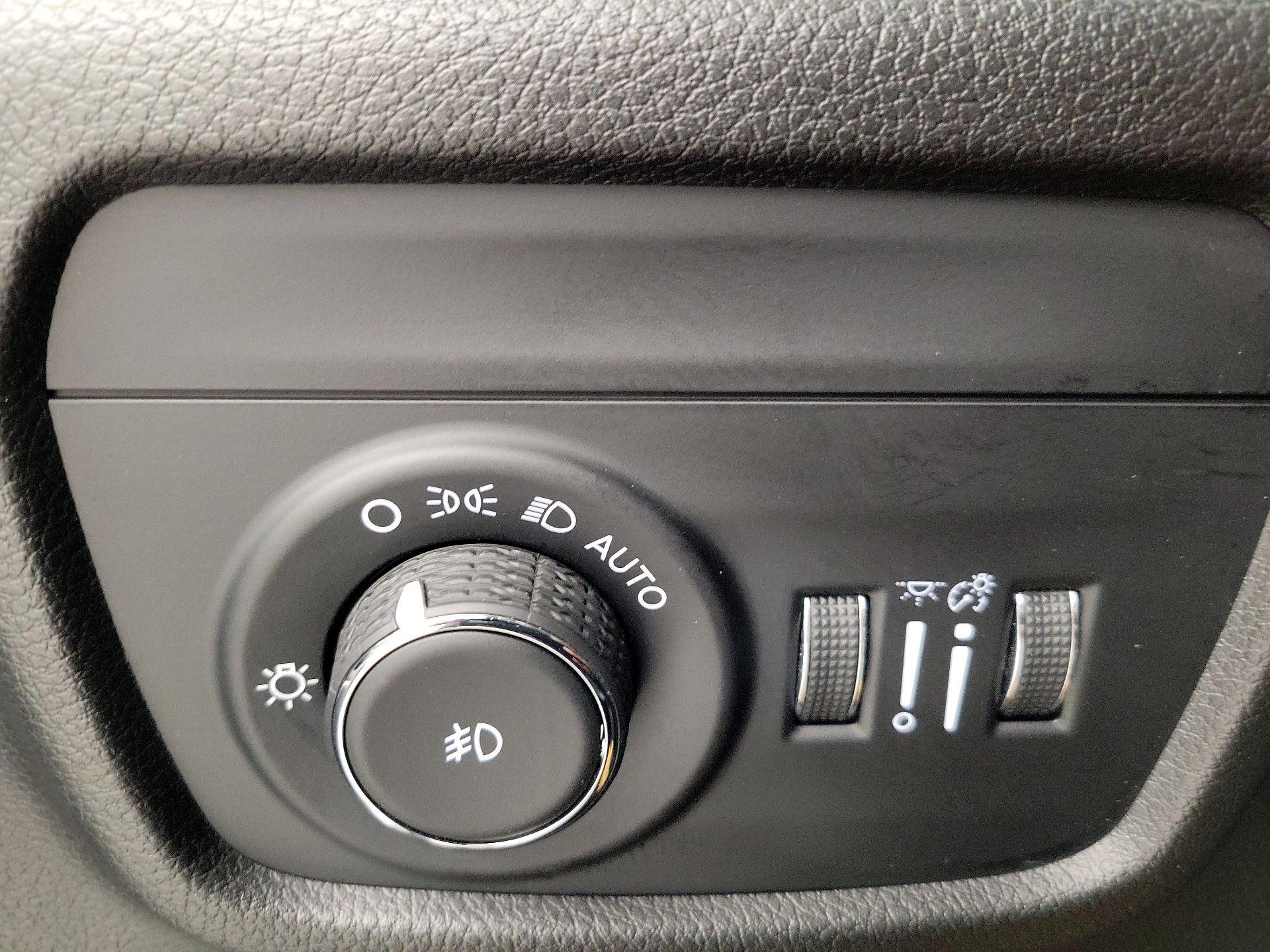 Thumbnail: 2022 Jeep Grand Cherokee - 13