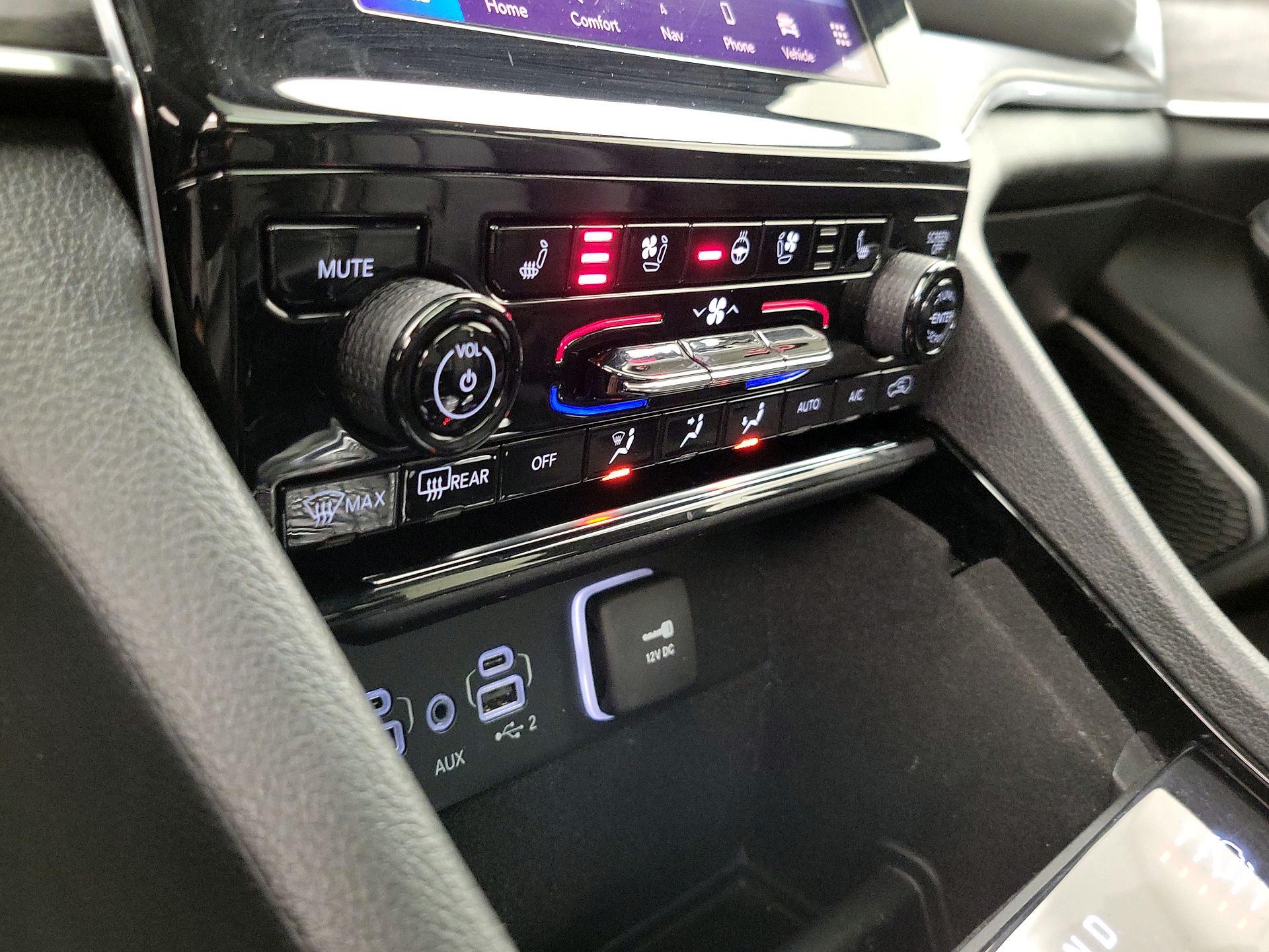 Thumbnail: 2022 Jeep Grand Cherokee - 17