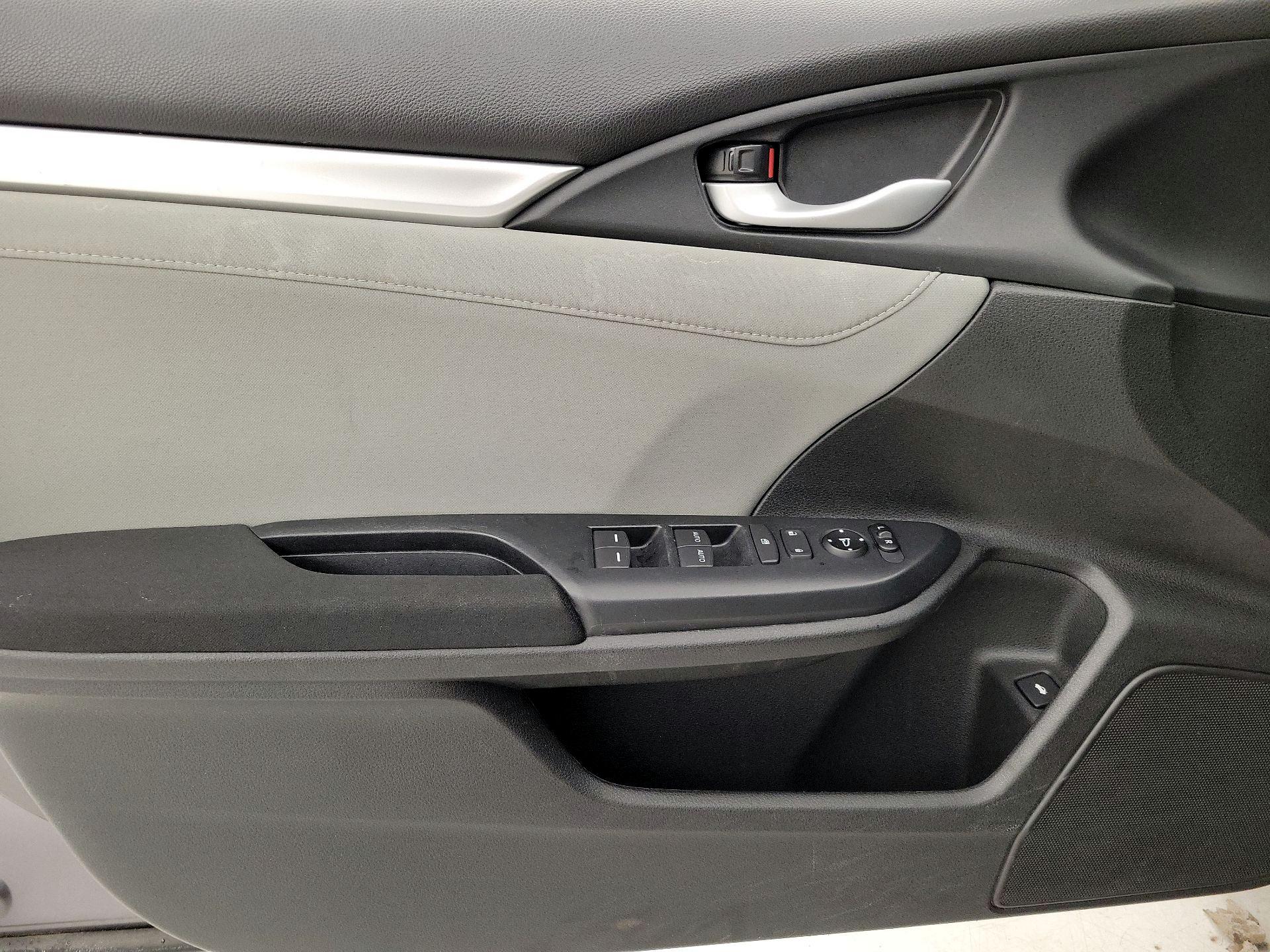 Thumbnail: 2016 Honda Civic - 12