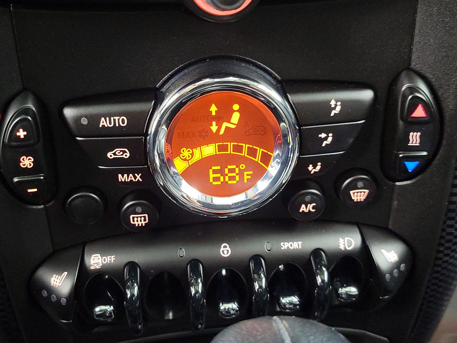 Thumbnail: 2016 MINI Cooper Countryman - 16