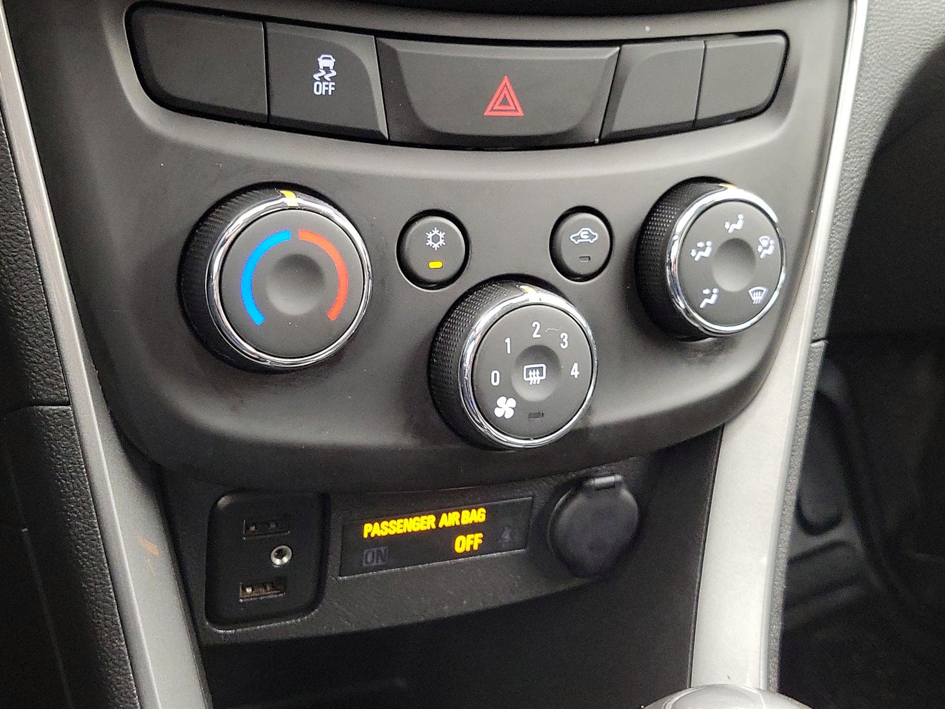 Thumbnail: 2019 Chevrolet Trax - 16