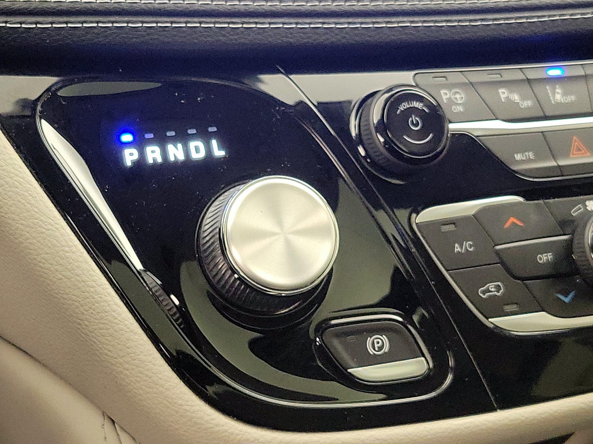 Thumbnail: 2022 Chrysler Pacifica - 18