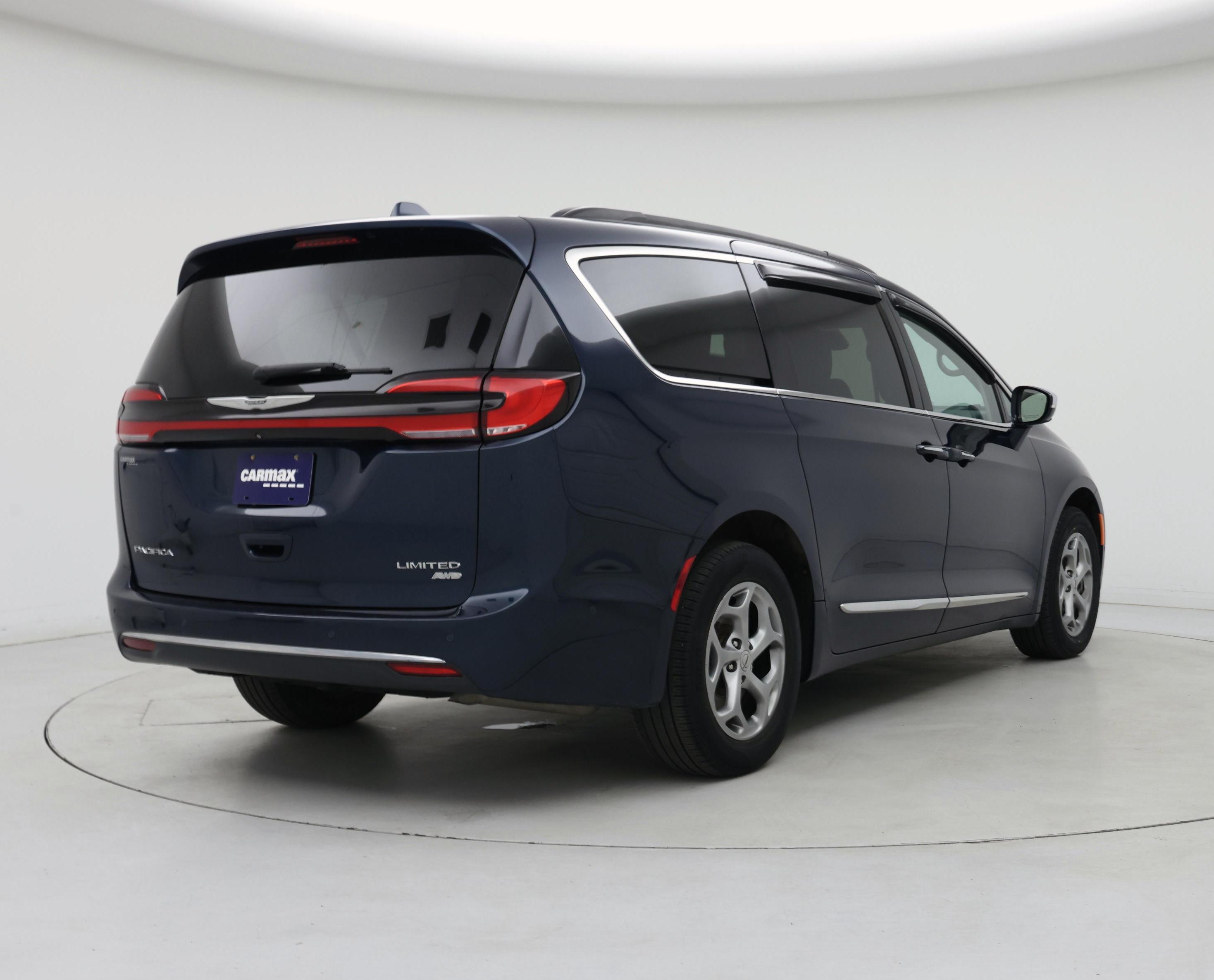 Thumbnail: 2022 Chrysler Pacifica - 8