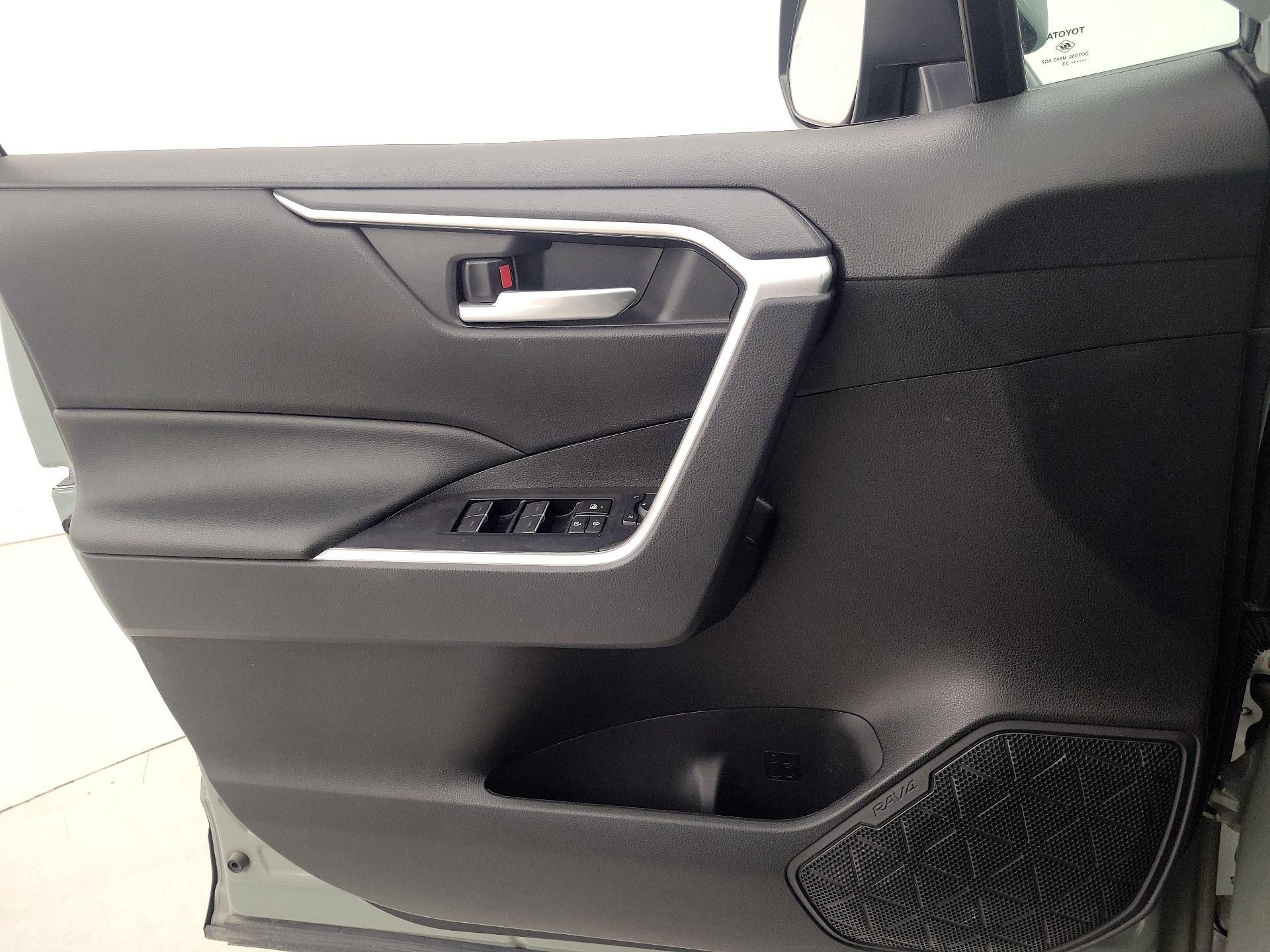 Thumbnail: 2023 Toyota RAV4 - 12