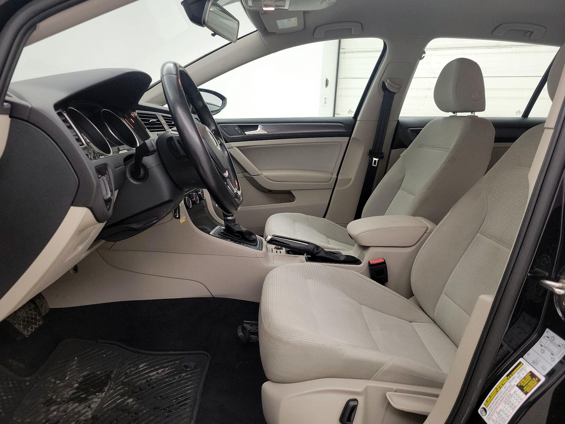 Thumbnail: 2018 Volkswagen Golf - 11