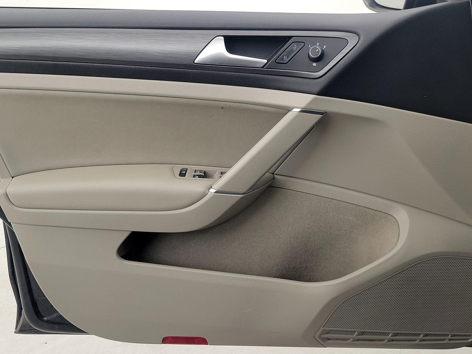 Thumbnail: 2018 Volkswagen Golf - 12