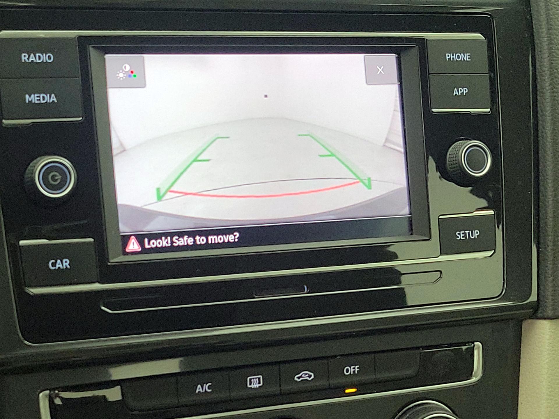 Thumbnail: 2018 Volkswagen Golf - 14