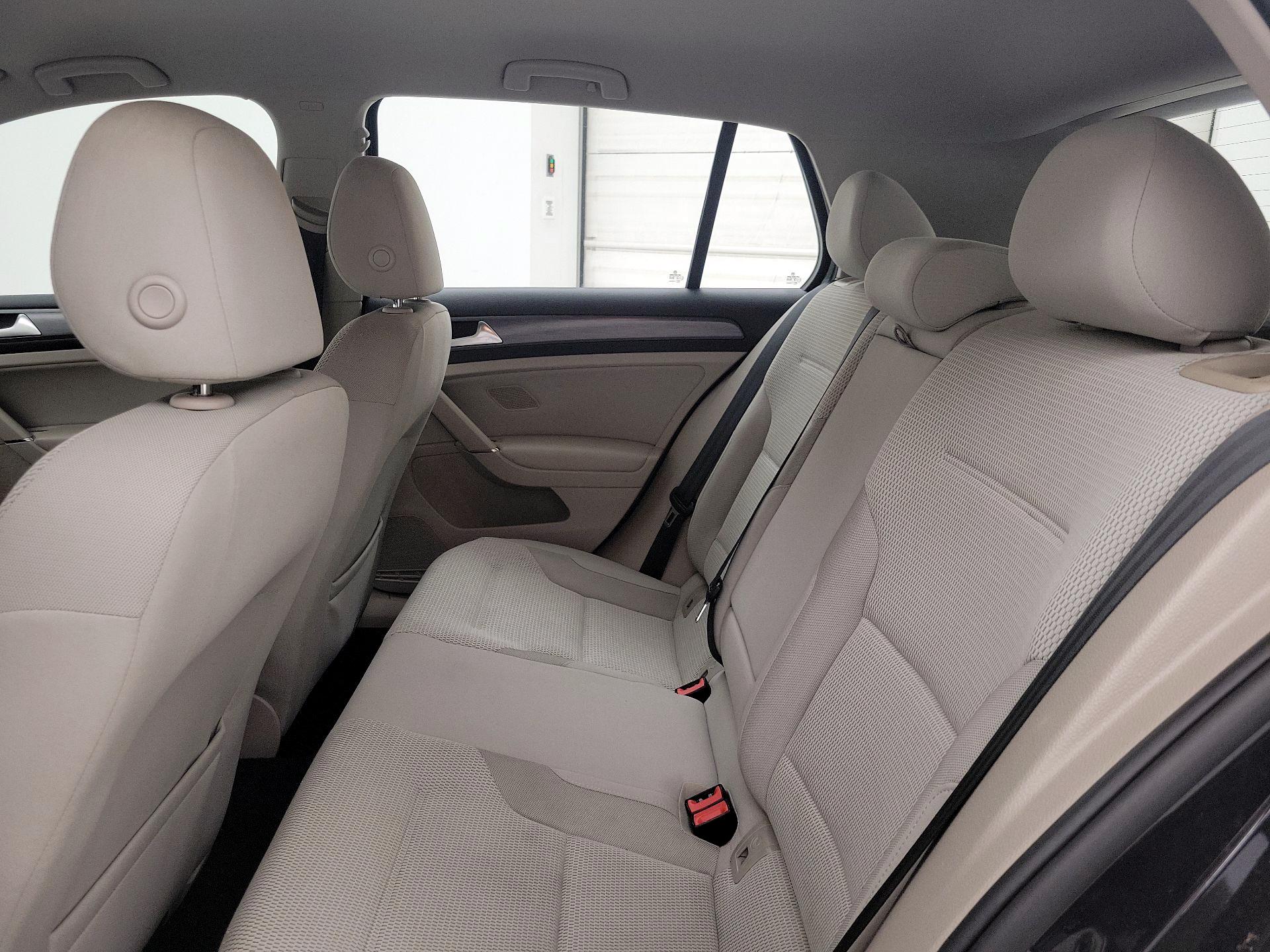 Thumbnail: 2018 Volkswagen Golf - 19