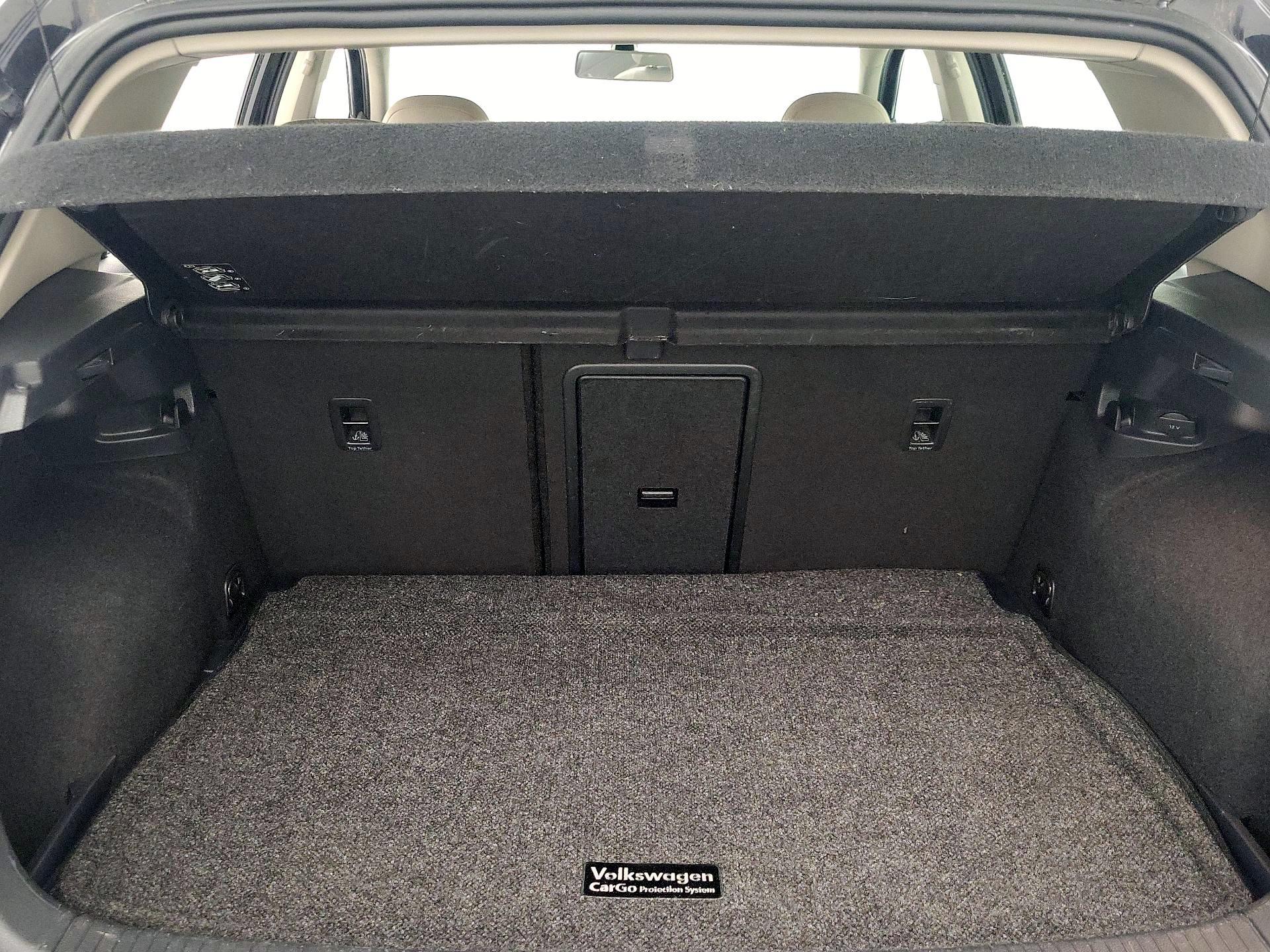 Thumbnail: 2018 Volkswagen Golf - 20