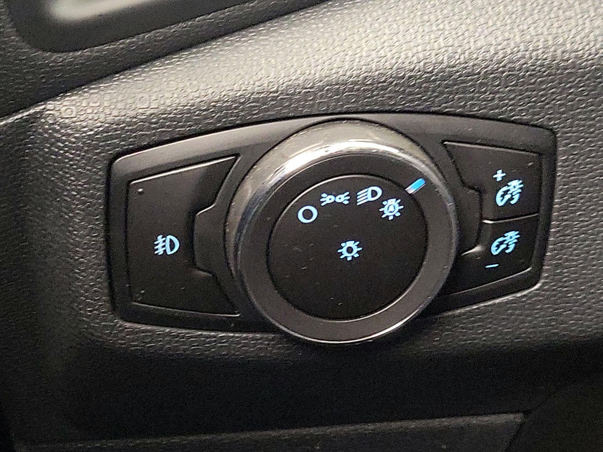 Thumbnail: 2019 Ford EcoSport - 13