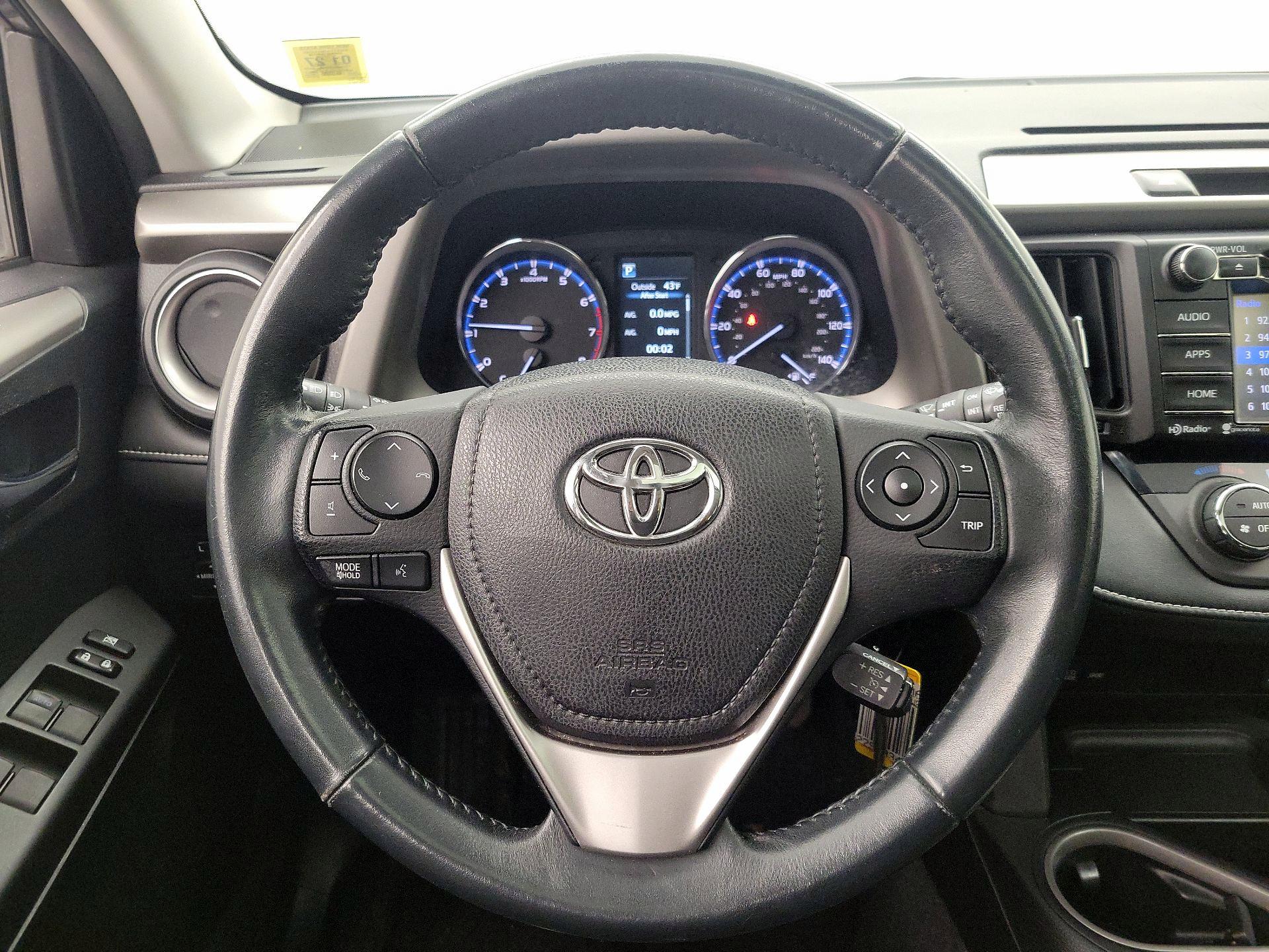 Thumbnail: 2016 Toyota RAV4 - 10
