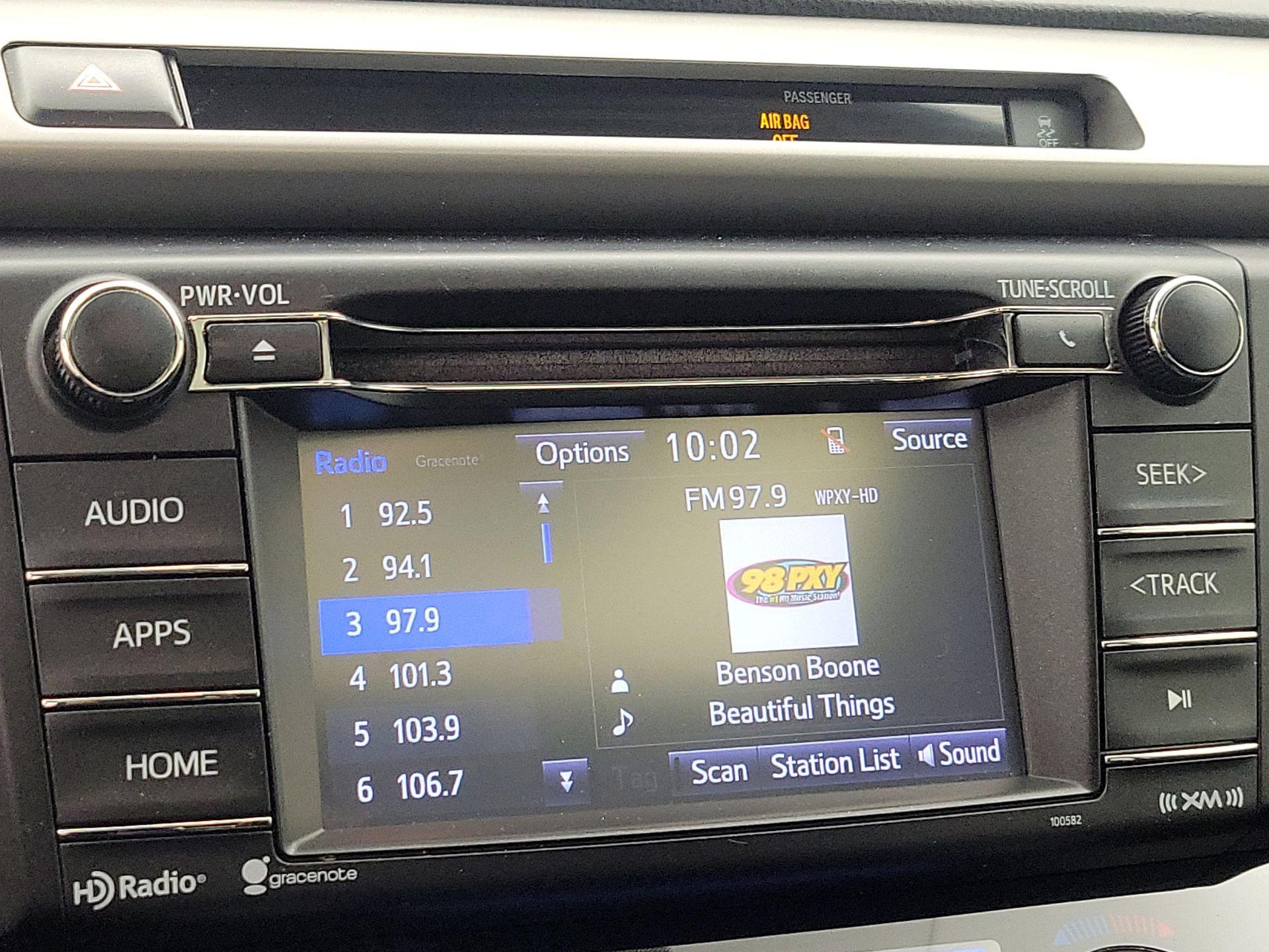 Thumbnail: 2016 Toyota RAV4 - 15