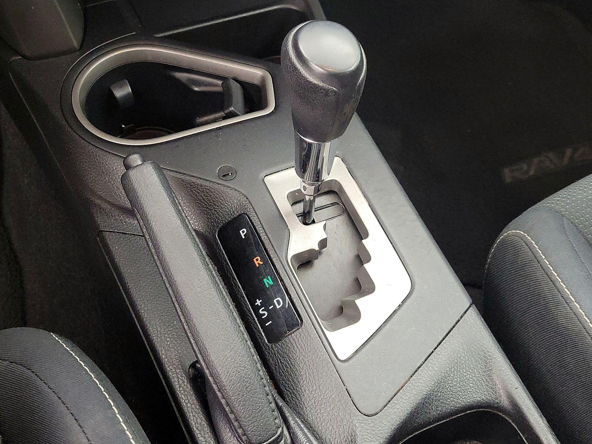 Thumbnail: 2016 Toyota RAV4 - 17