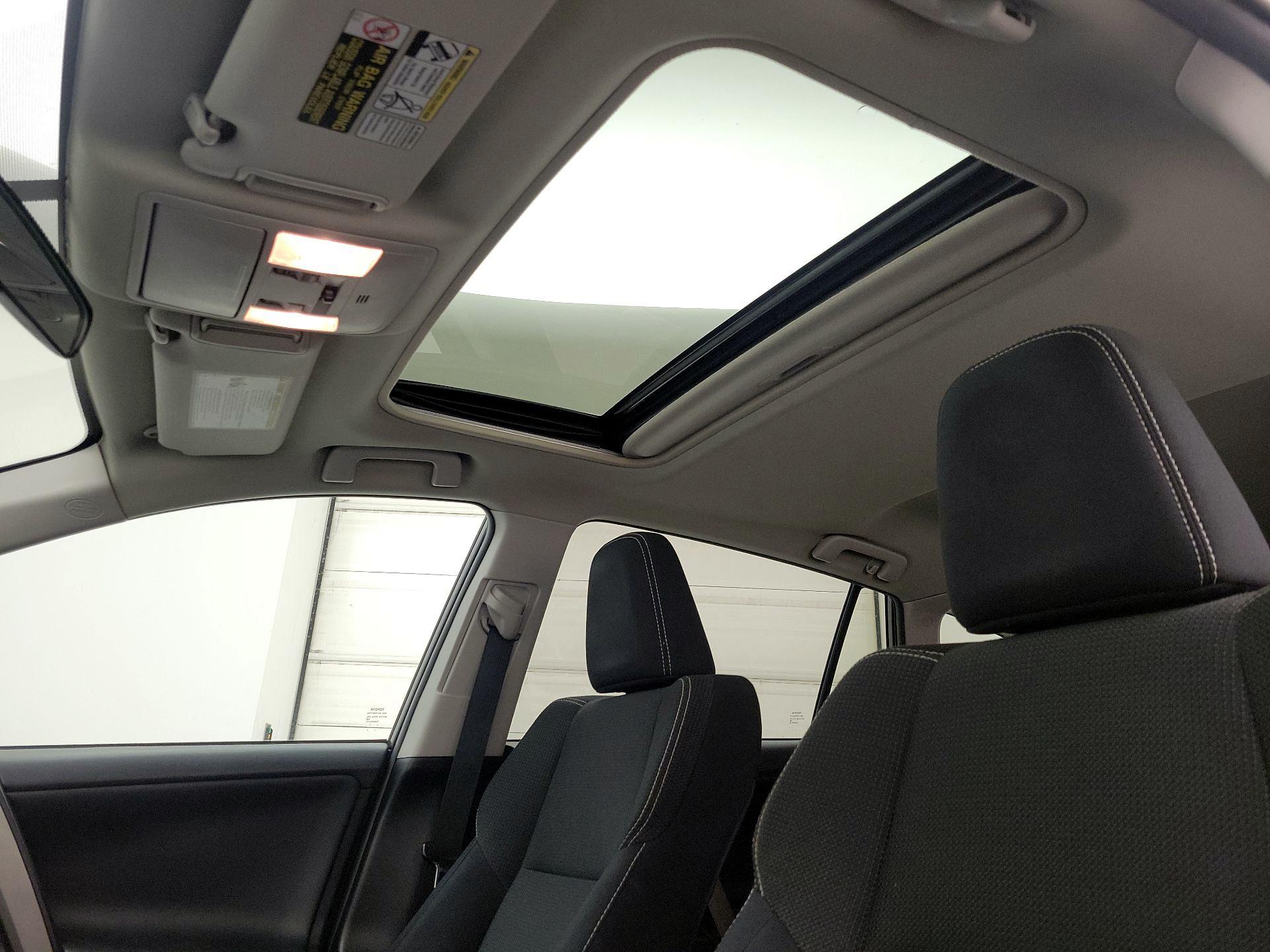 Thumbnail: 2016 Toyota RAV4 - 19