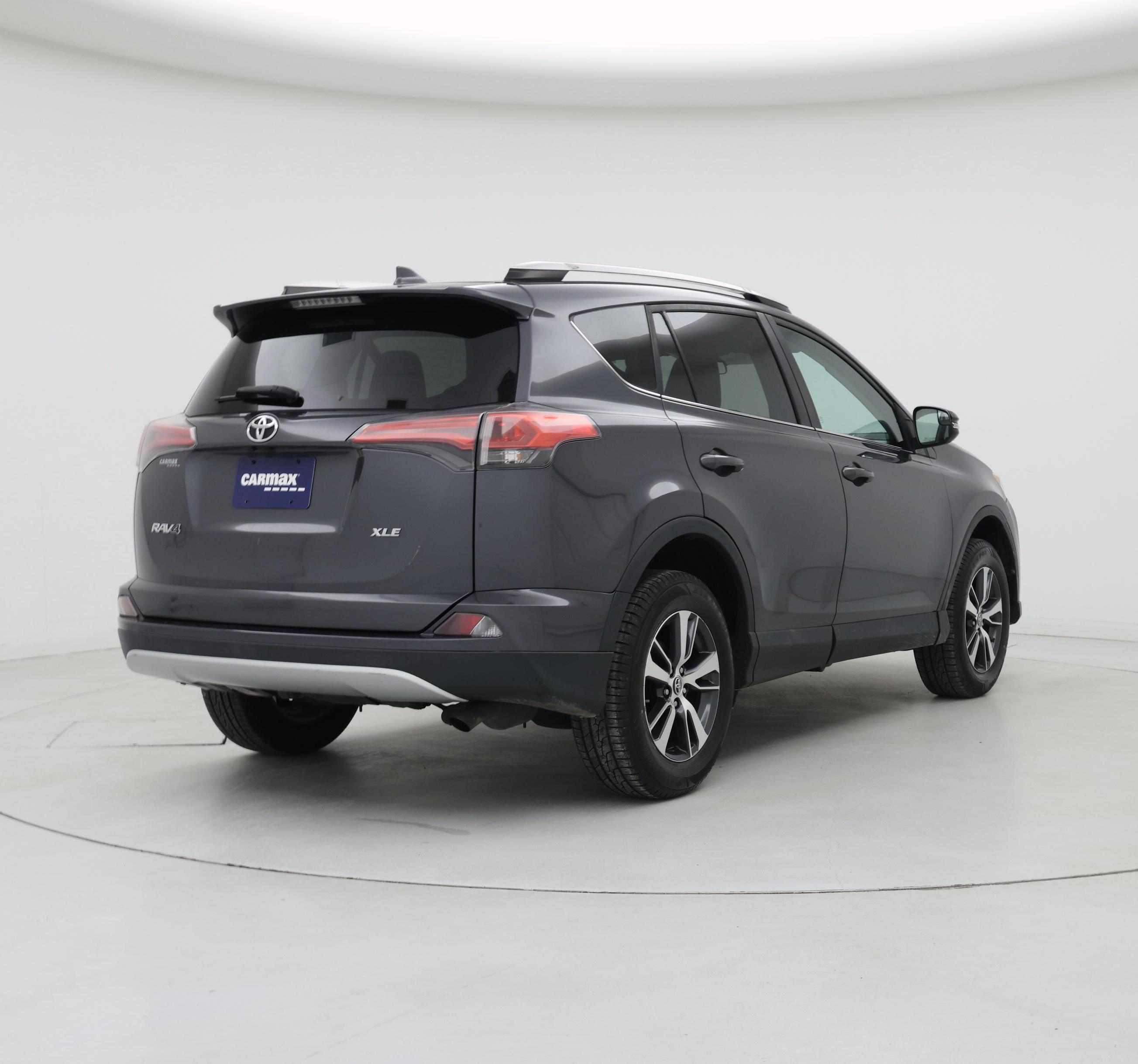 Thumbnail: 2016 Toyota RAV4 - 8