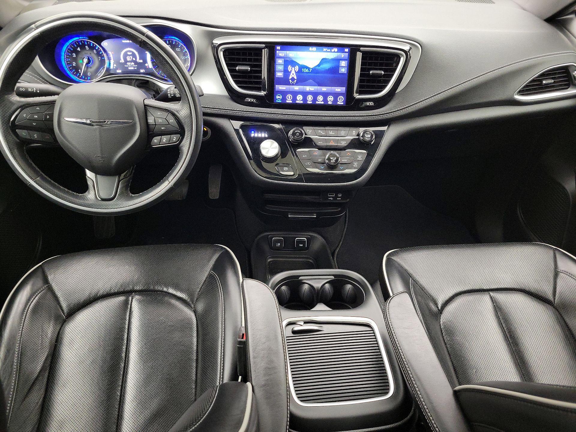 Thumbnail: 2019 Chrysler Pacifica - 9