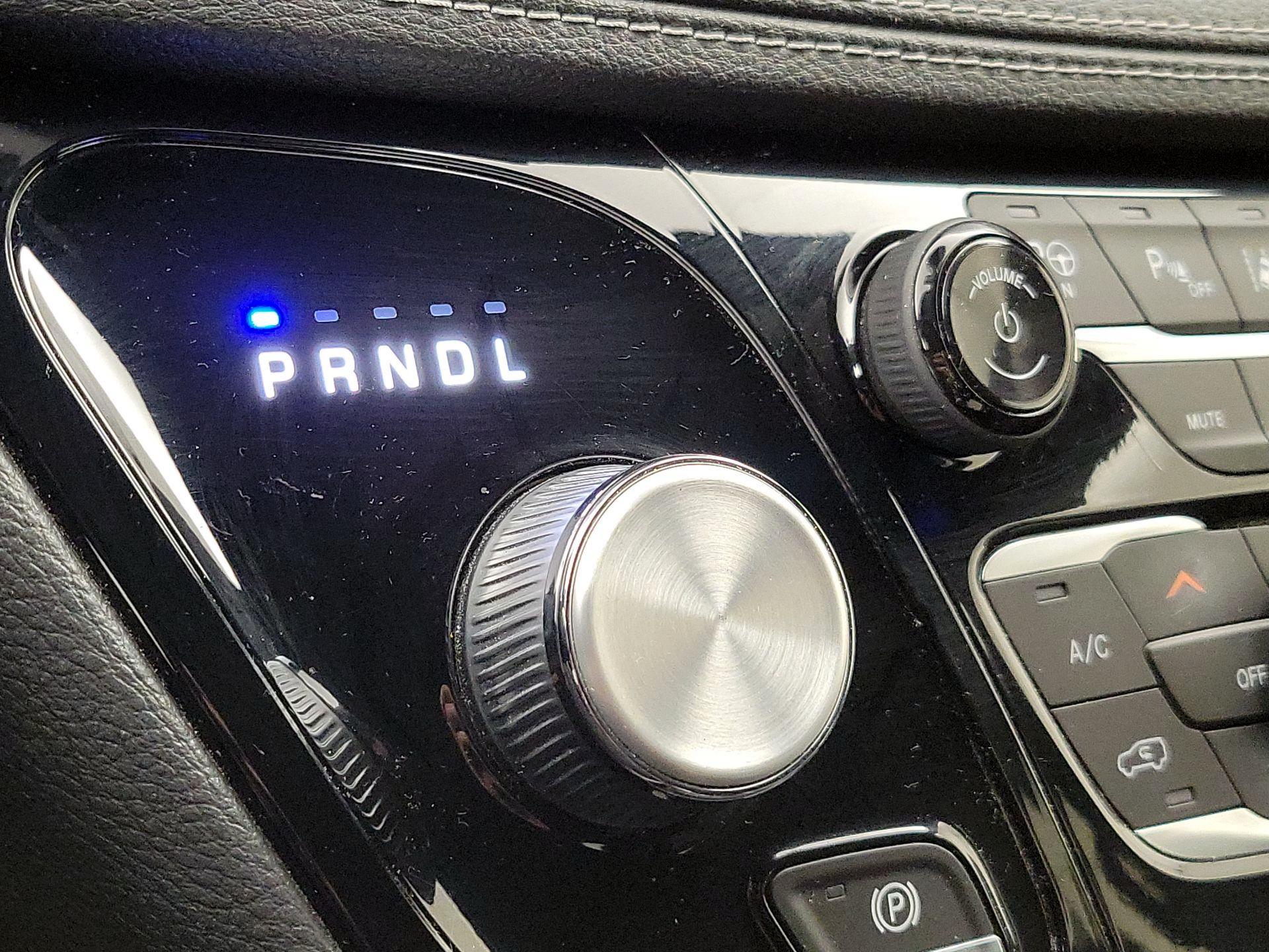 Thumbnail: 2019 Chrysler Pacifica - 18