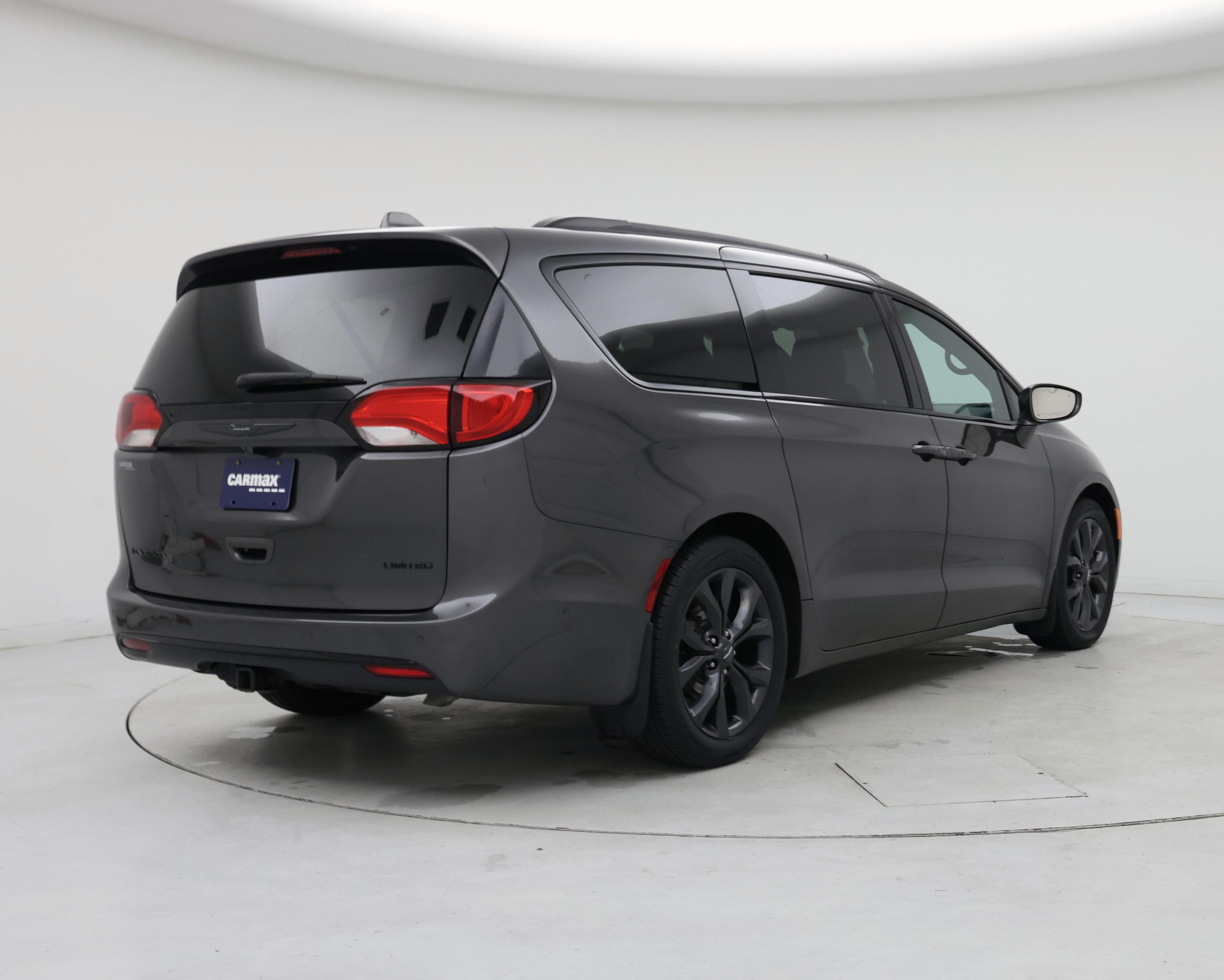 Thumbnail: 2019 Chrysler Pacifica - 8