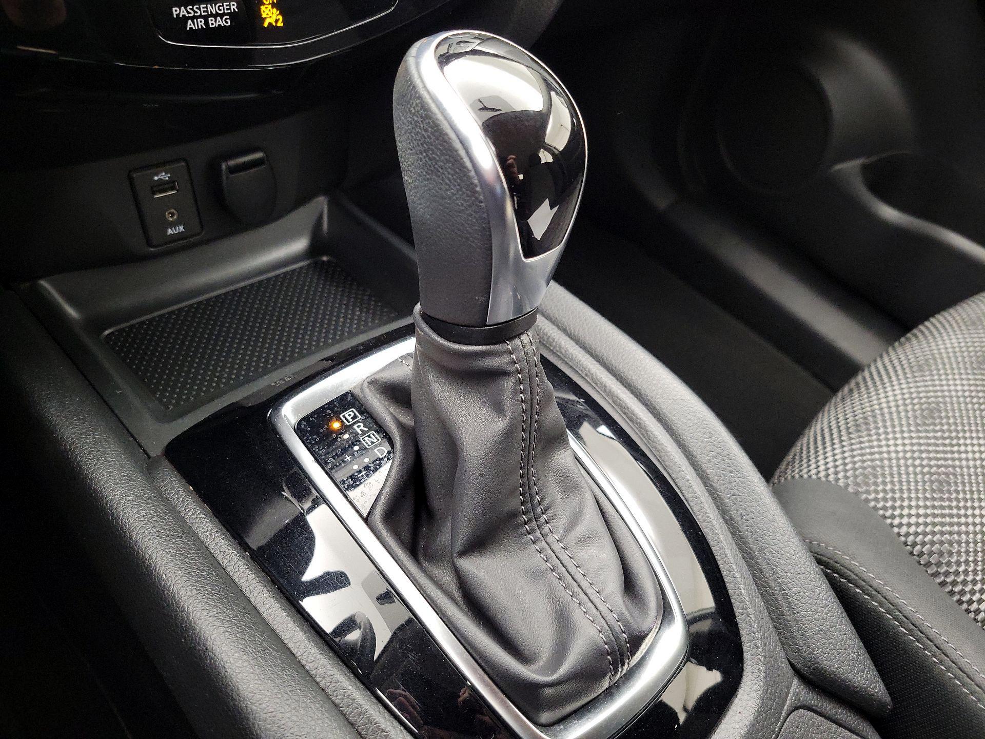 Thumbnail: 2017 Nissan Rogue Sport - 18