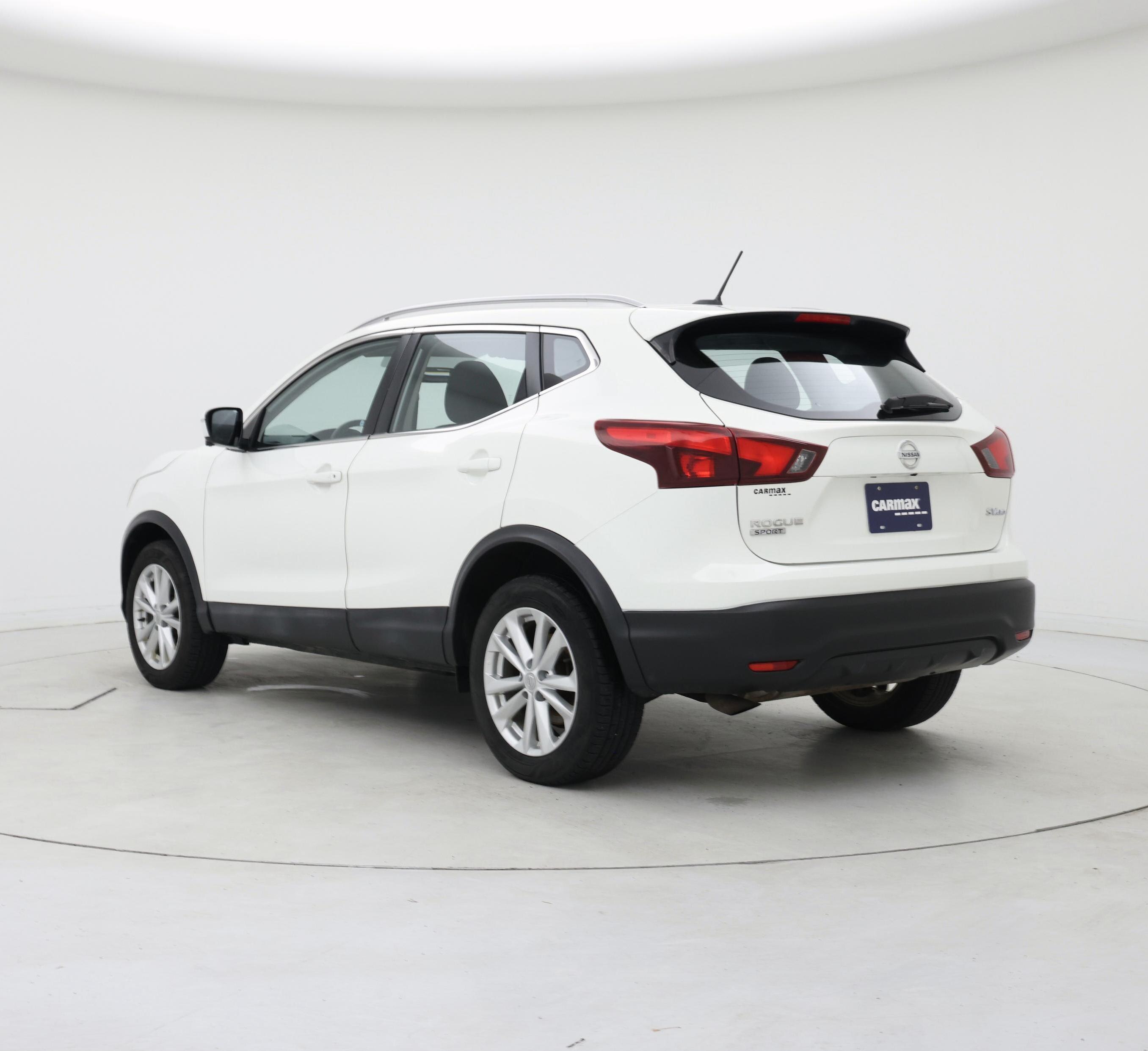 Thumbnail: 2017 Nissan Rogue Sport - 2