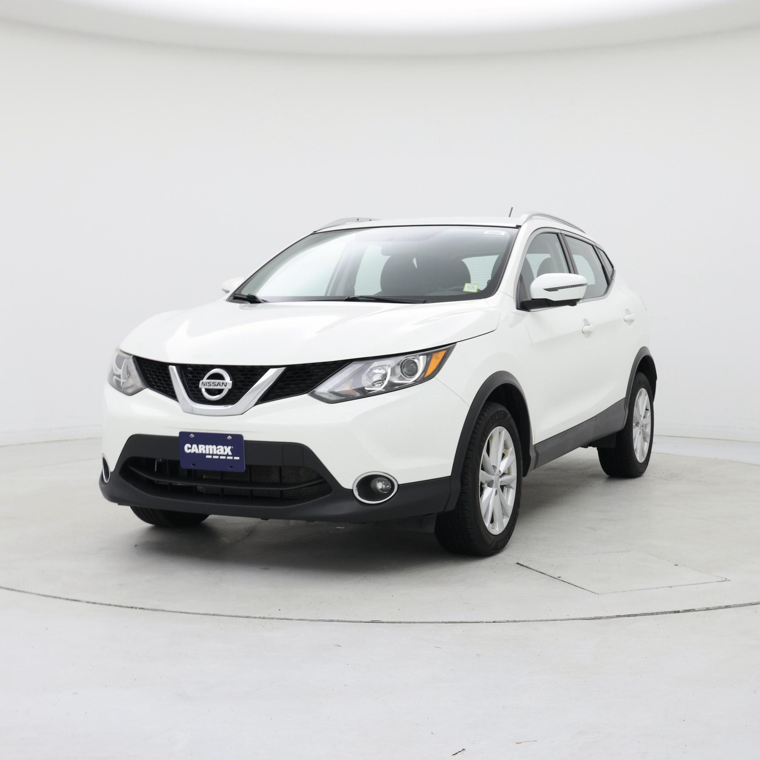 Thumbnail: 2017 Nissan Rogue Sport - 4