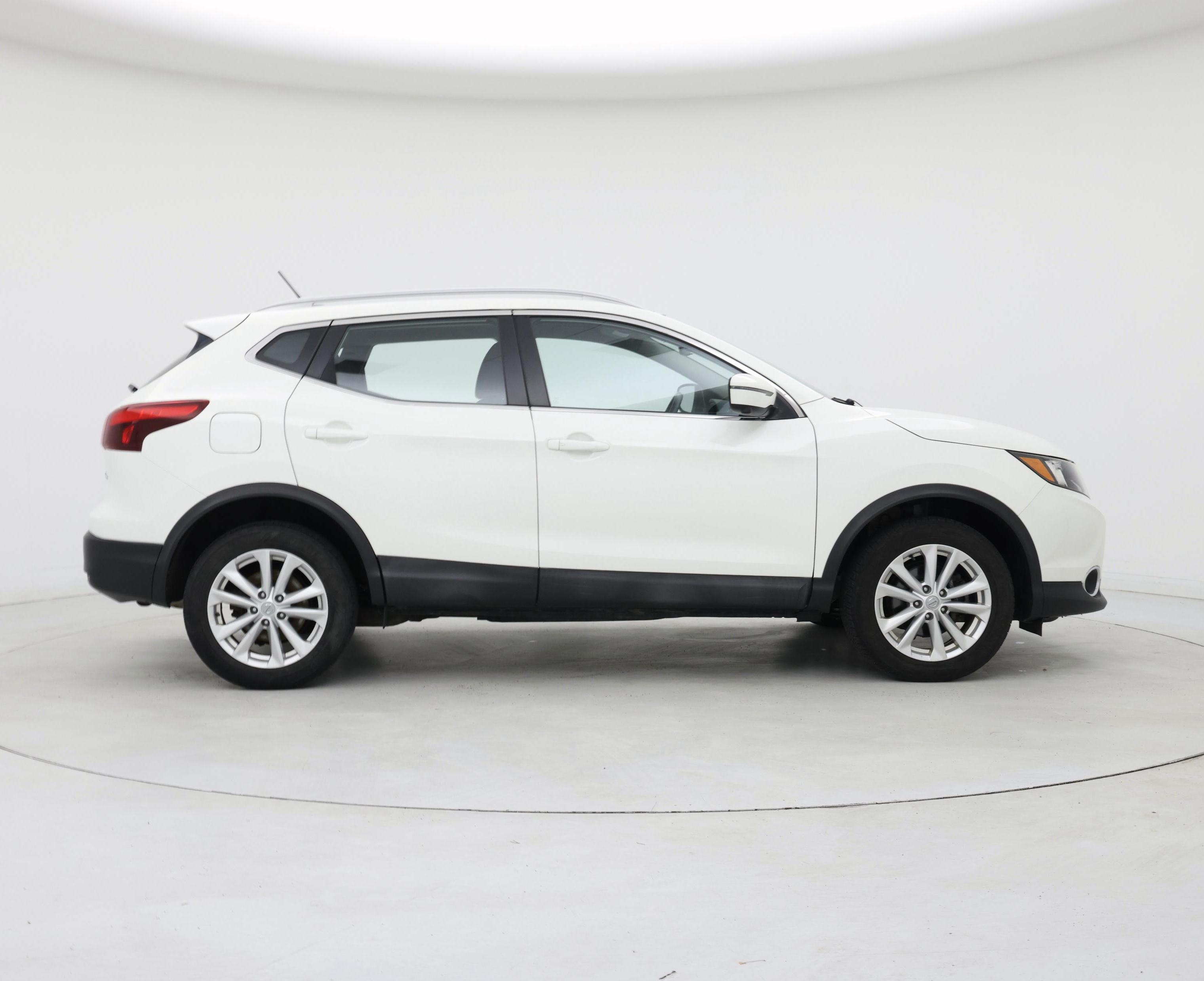 Thumbnail: 2017 Nissan Rogue Sport - 7