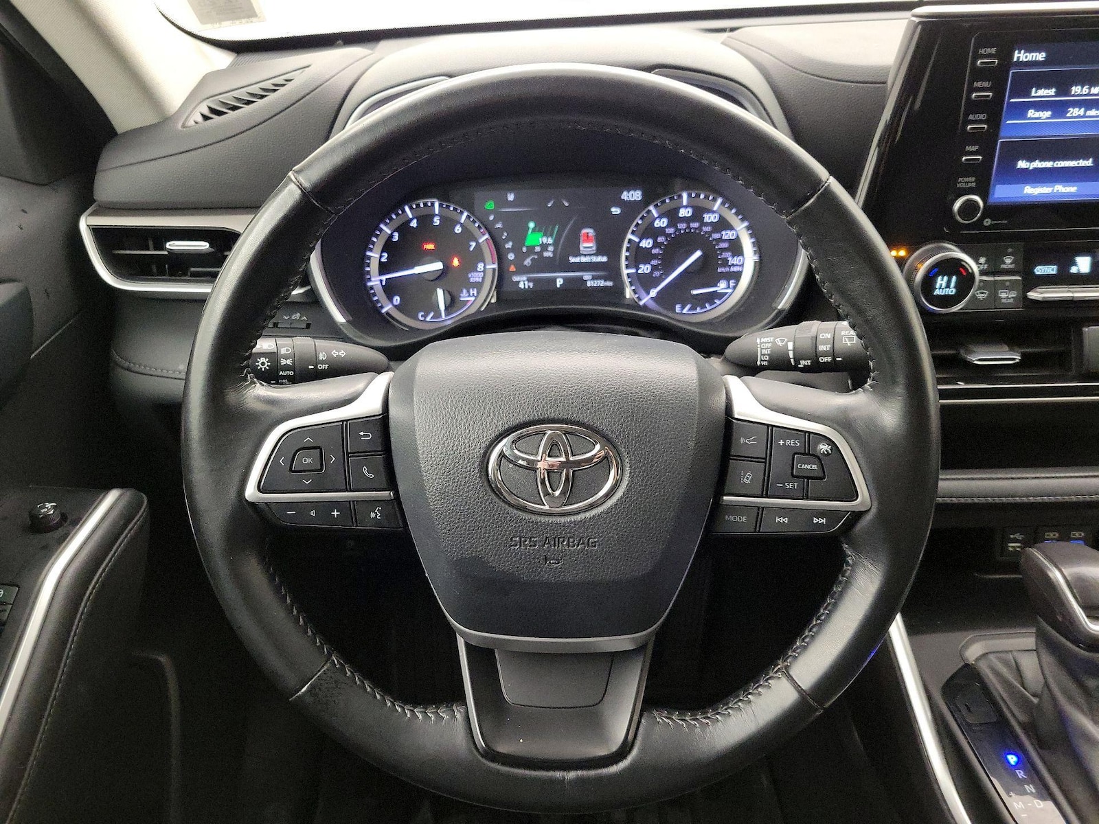 2022 Toyota Highlander XLE - Photo 11
