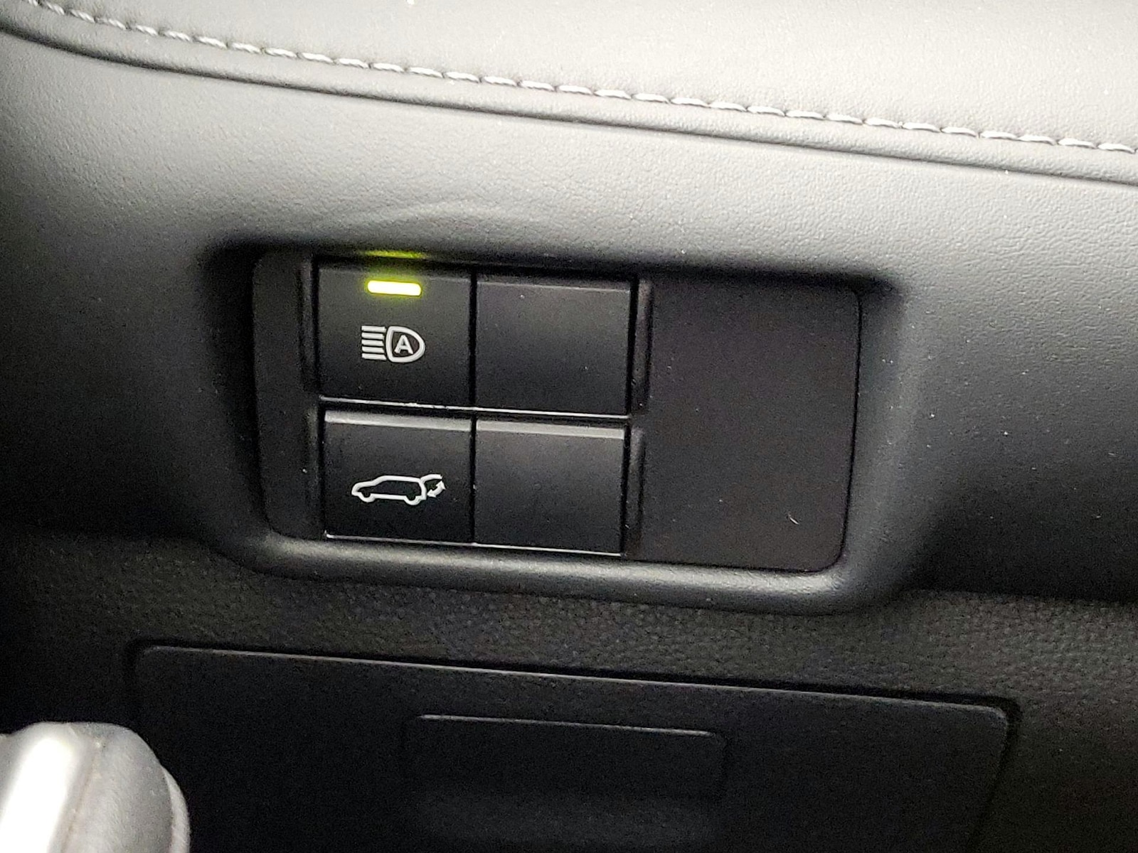 2022 Toyota Highlander XLE - Photo 14