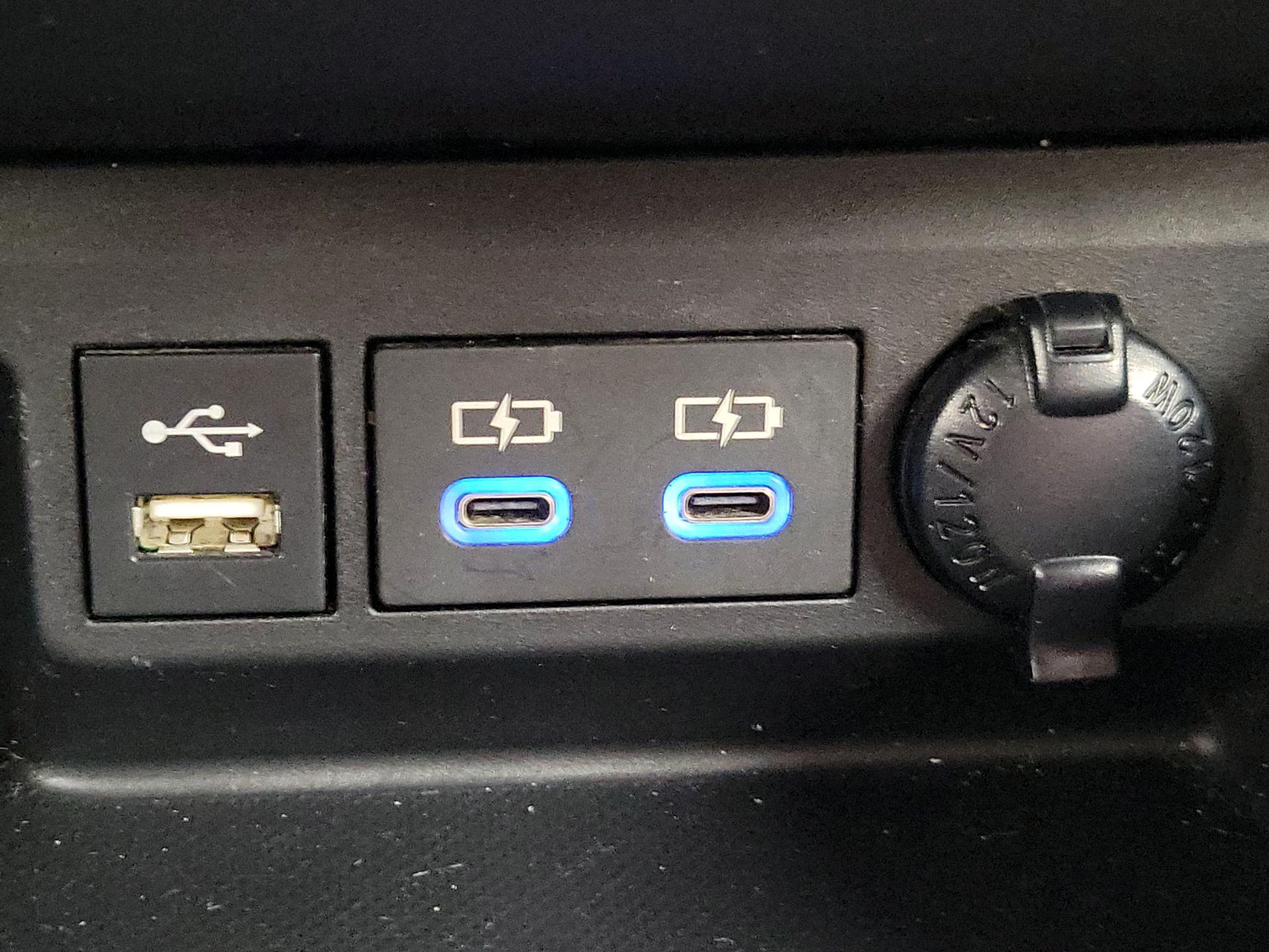 Thumbnail: 2022 Toyota Highlander - 18