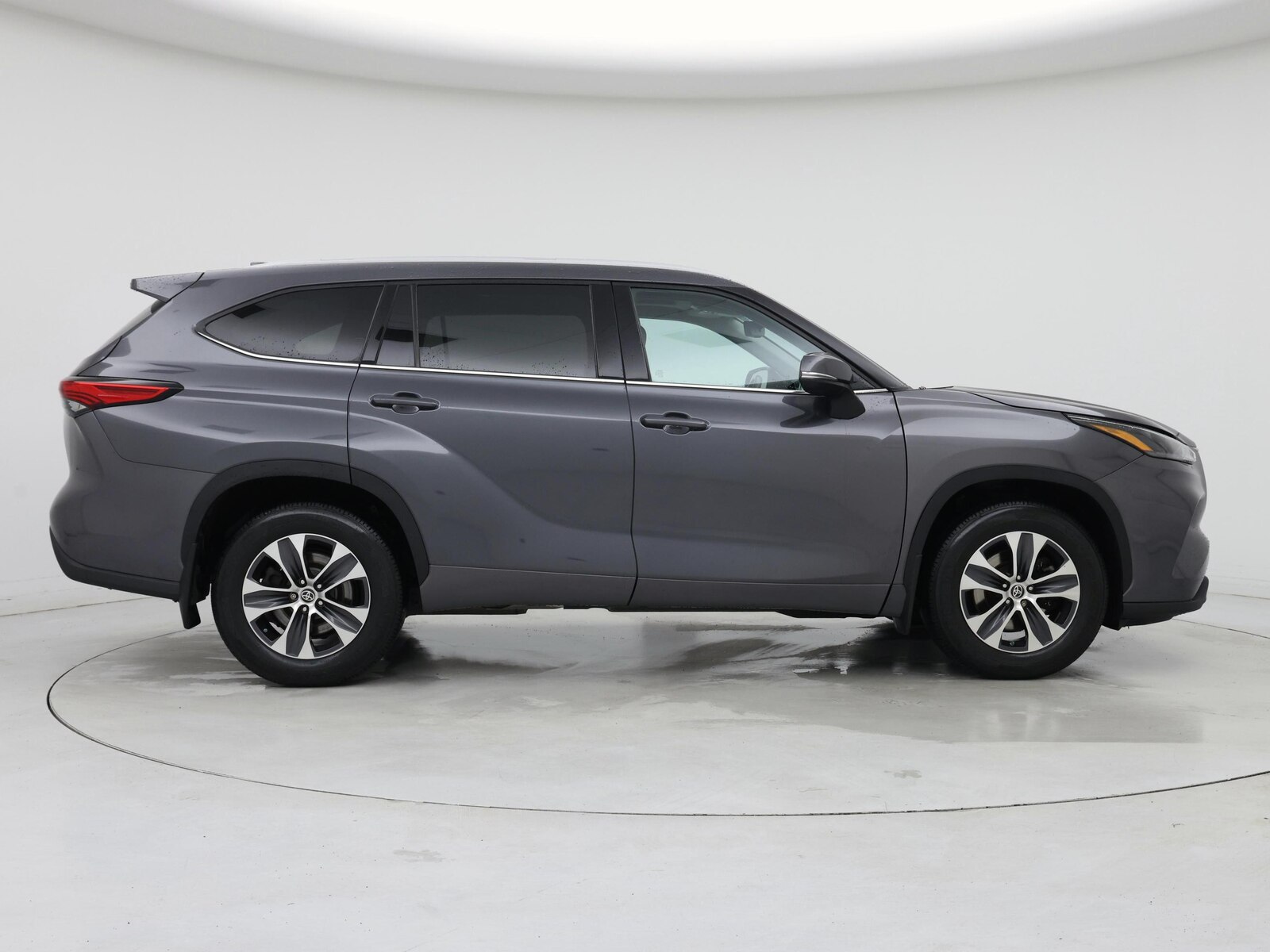 2022 Toyota Highlander XLE - Photo 8