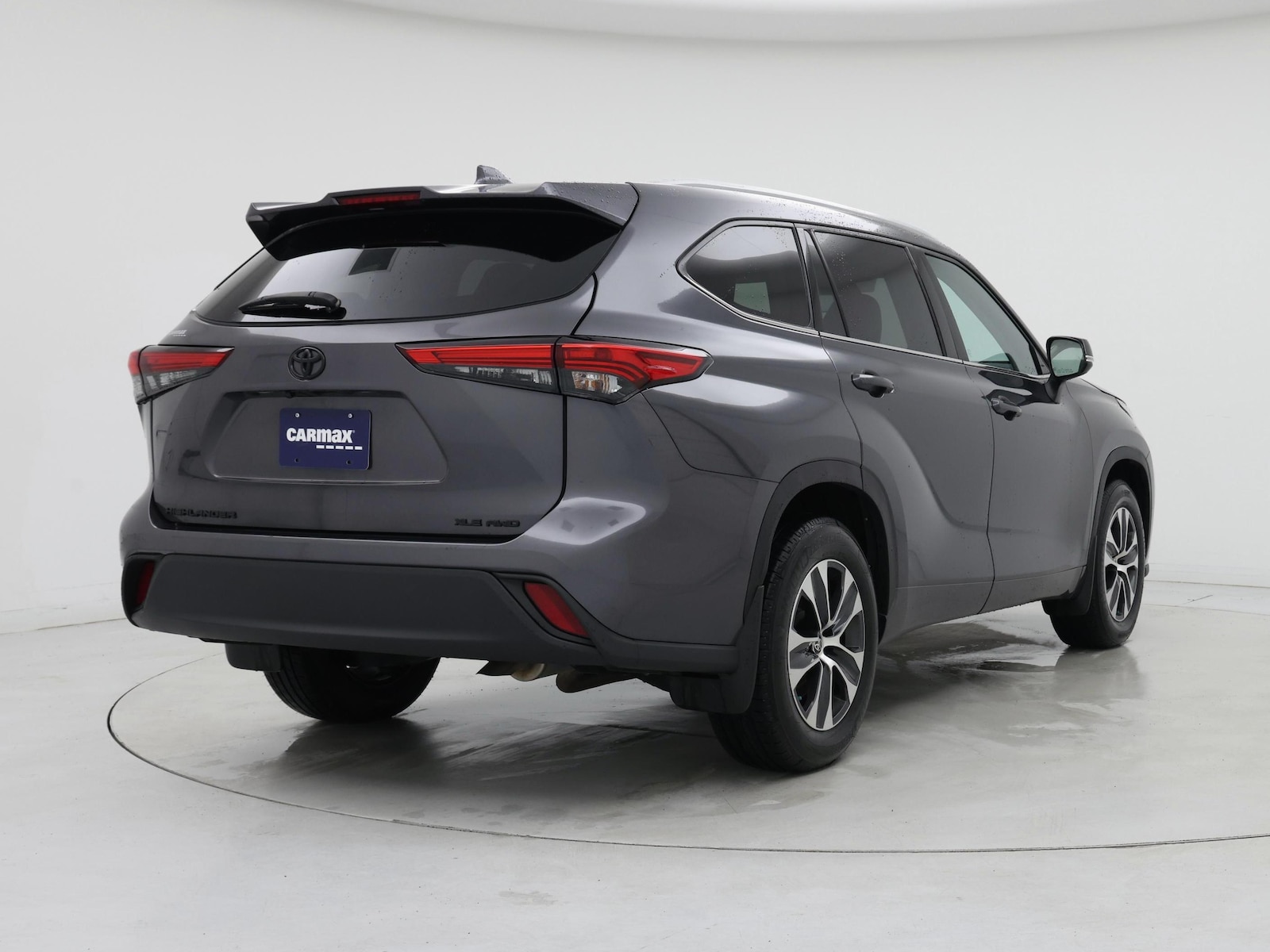 2022 Toyota Highlander XLE - Photo 9