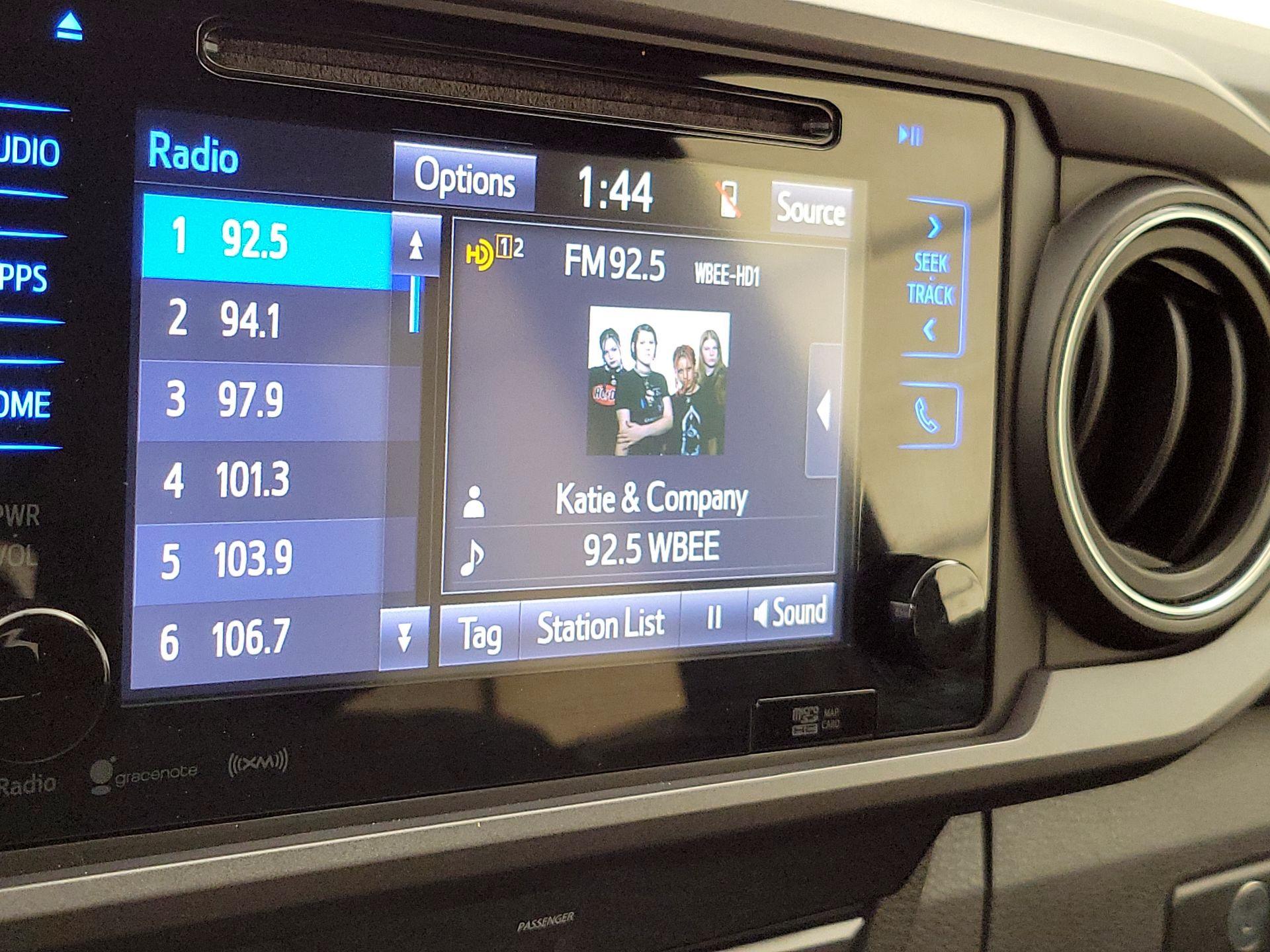 Thumbnail: 2017 Toyota Tacoma - 15