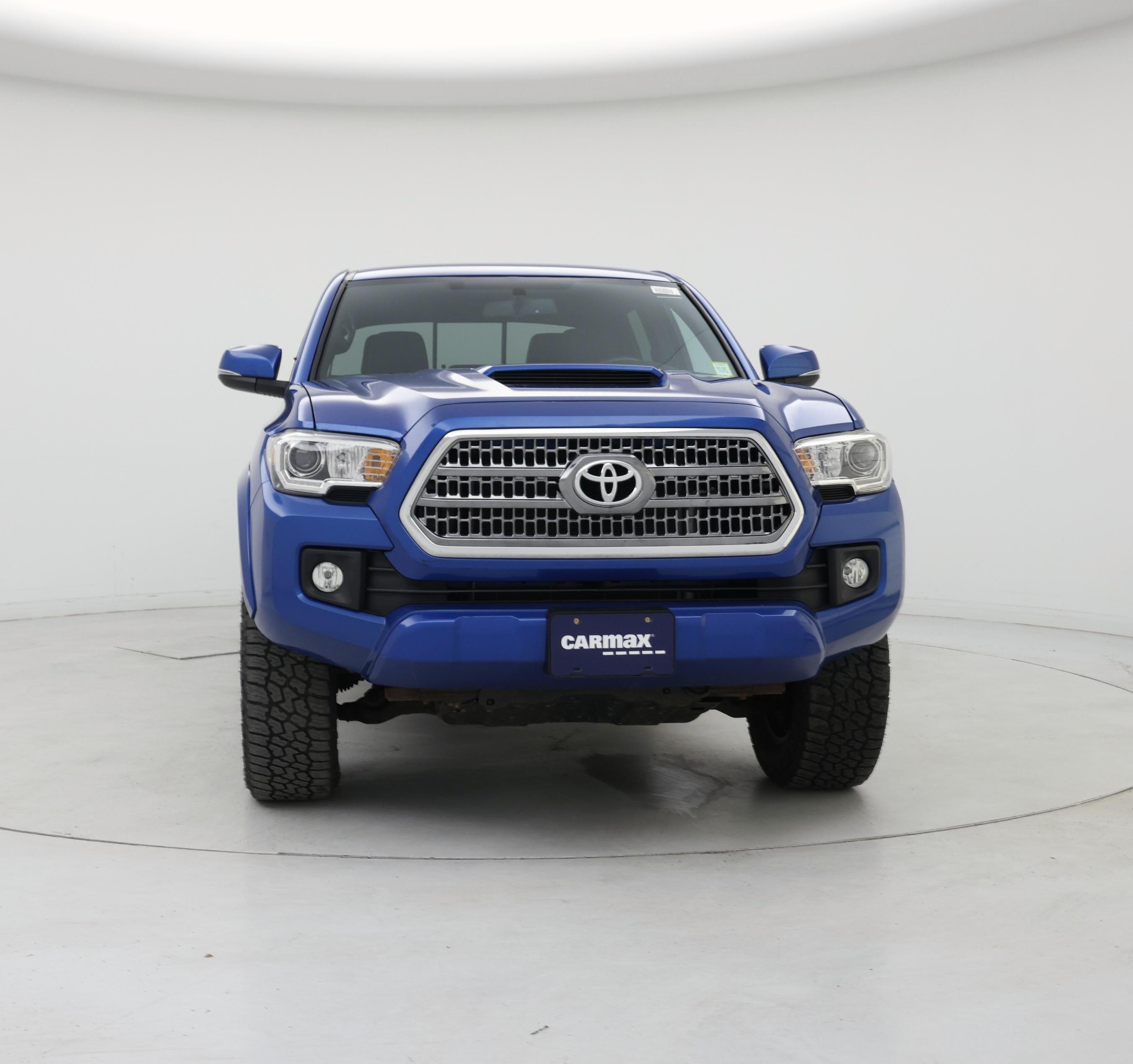 Thumbnail: 2017 Toyota Tacoma - 5