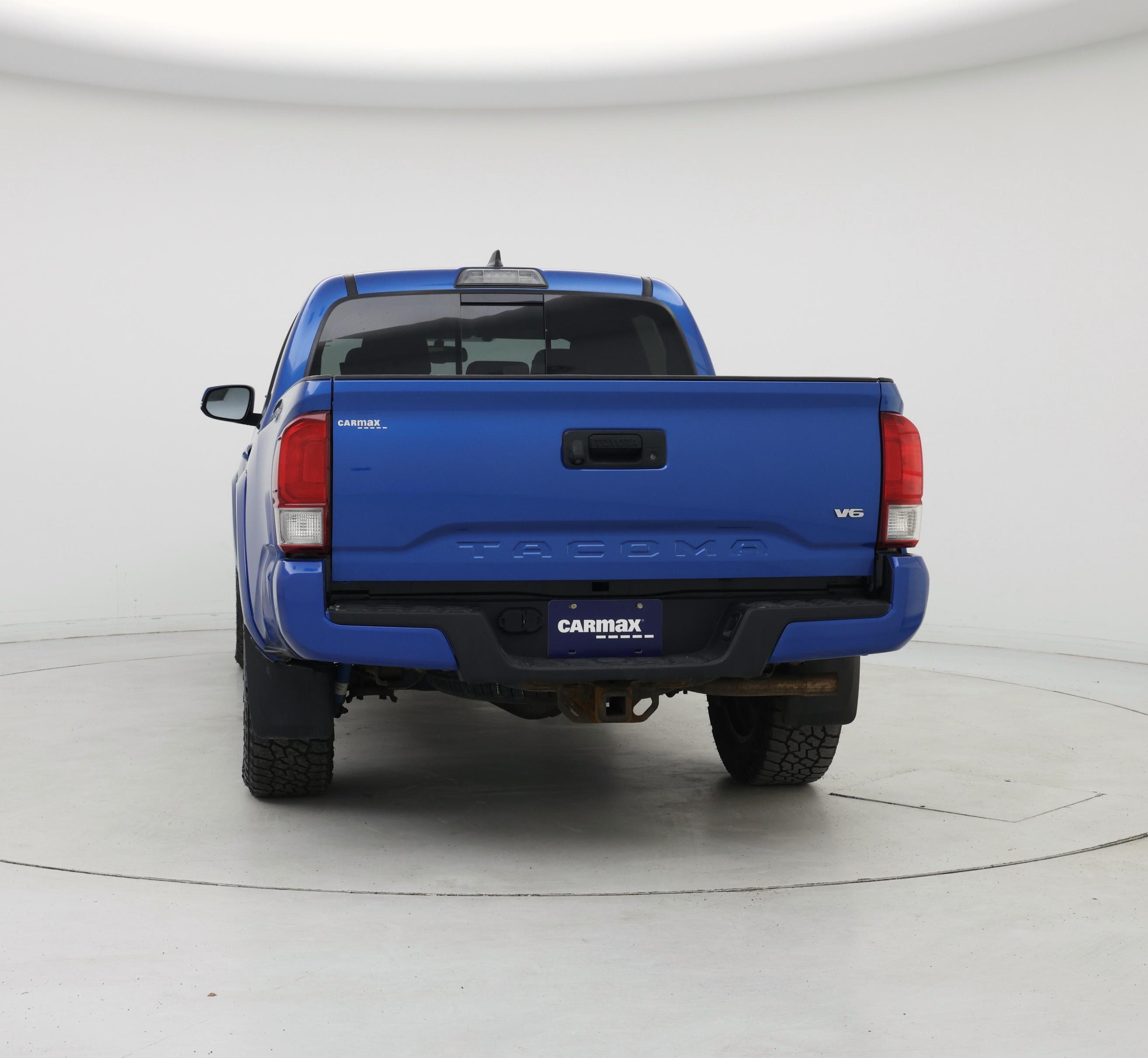 Thumbnail: 2017 Toyota Tacoma - 6