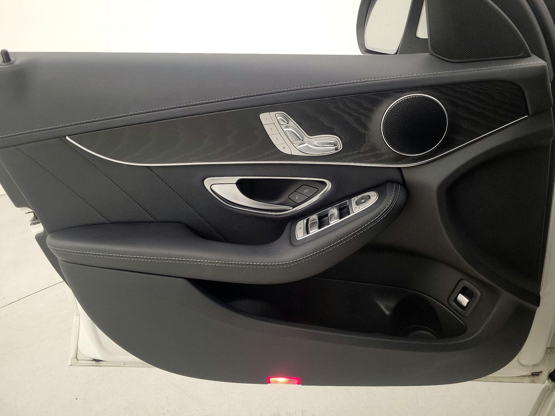 Thumbnail: 2017 Mercedes-Benz C-Class - 12