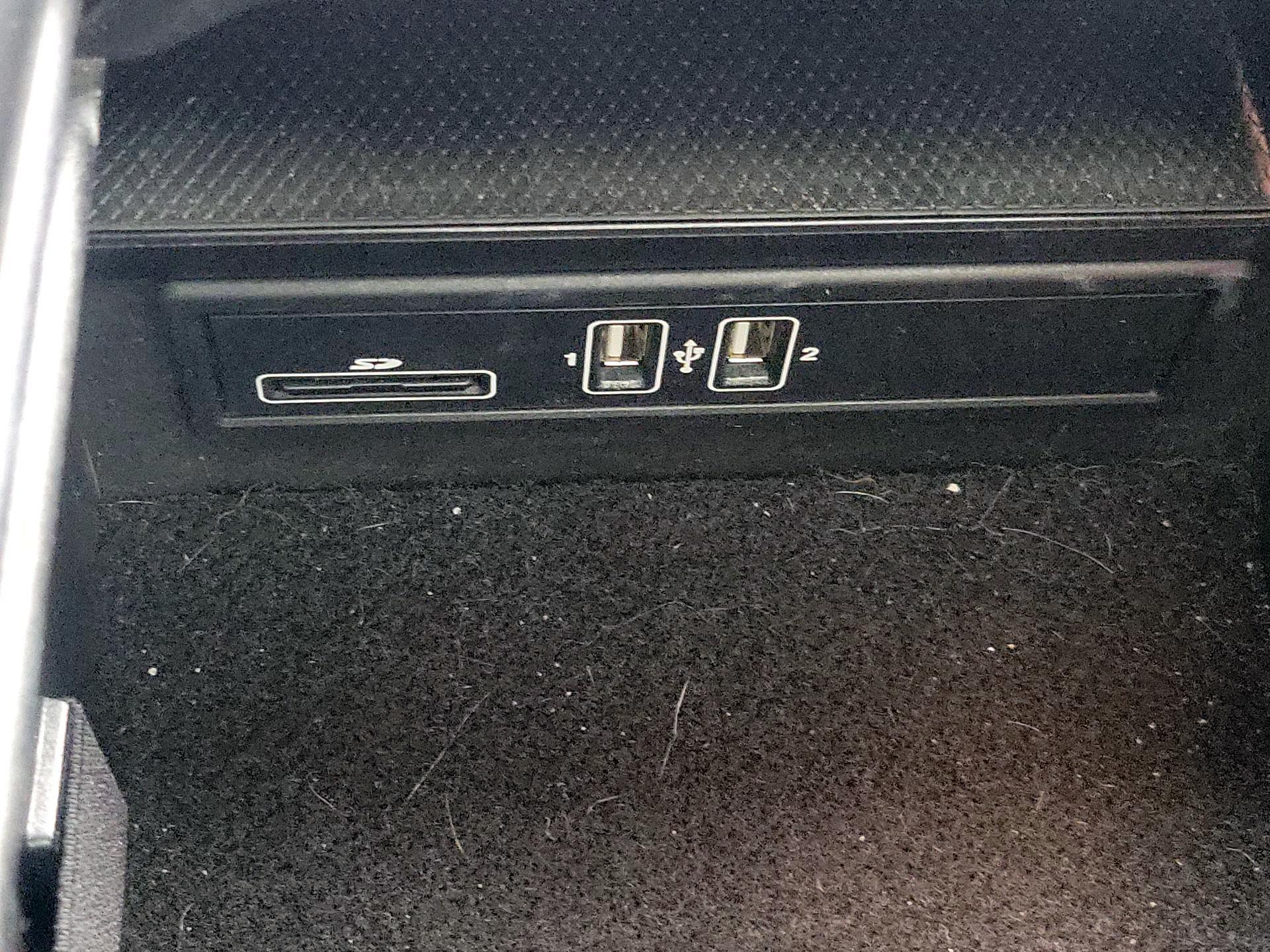 Thumbnail: 2017 Mercedes-Benz C-Class - 19