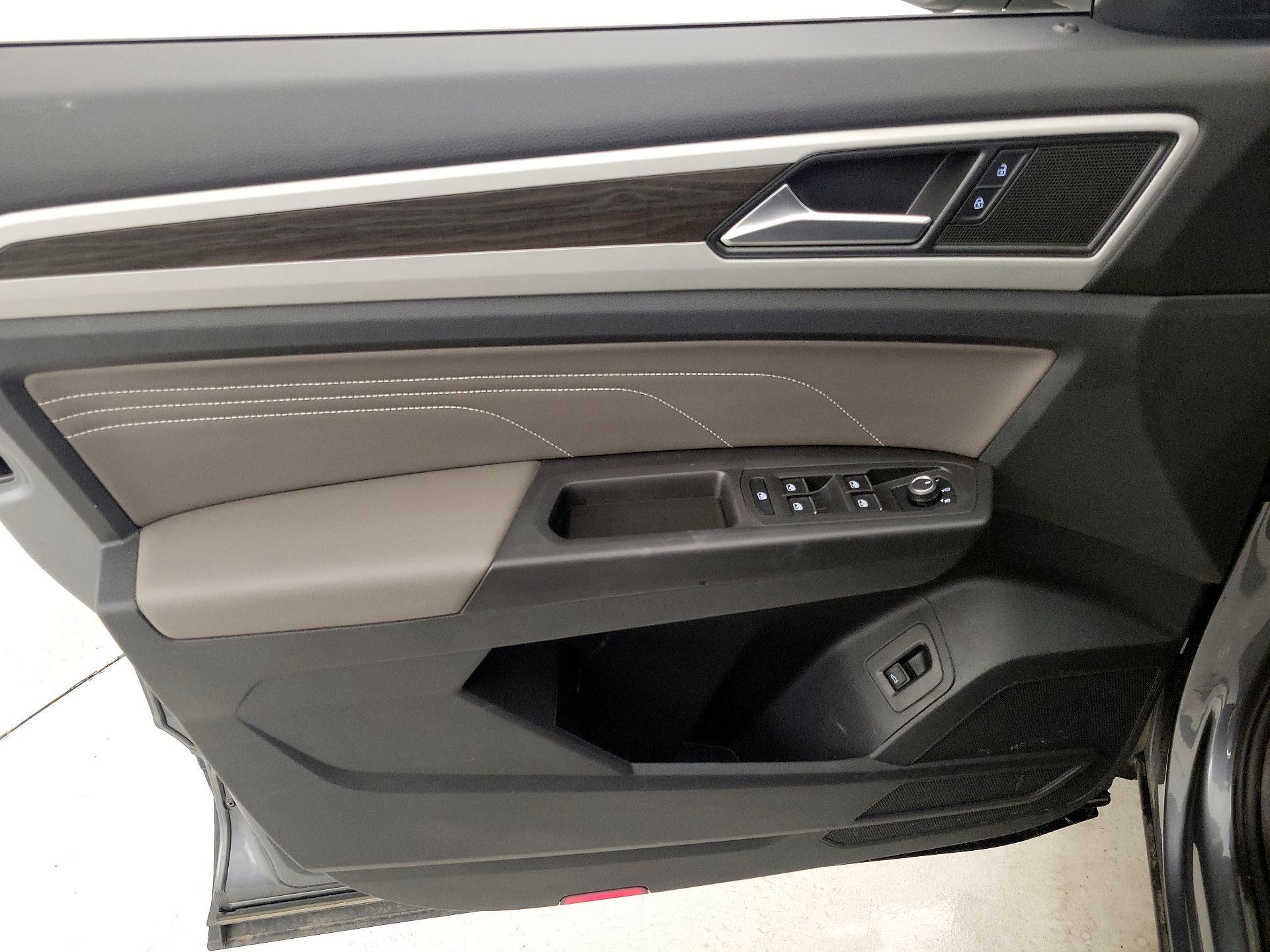 Thumbnail: 2023 Volkswagen Atlas - 12