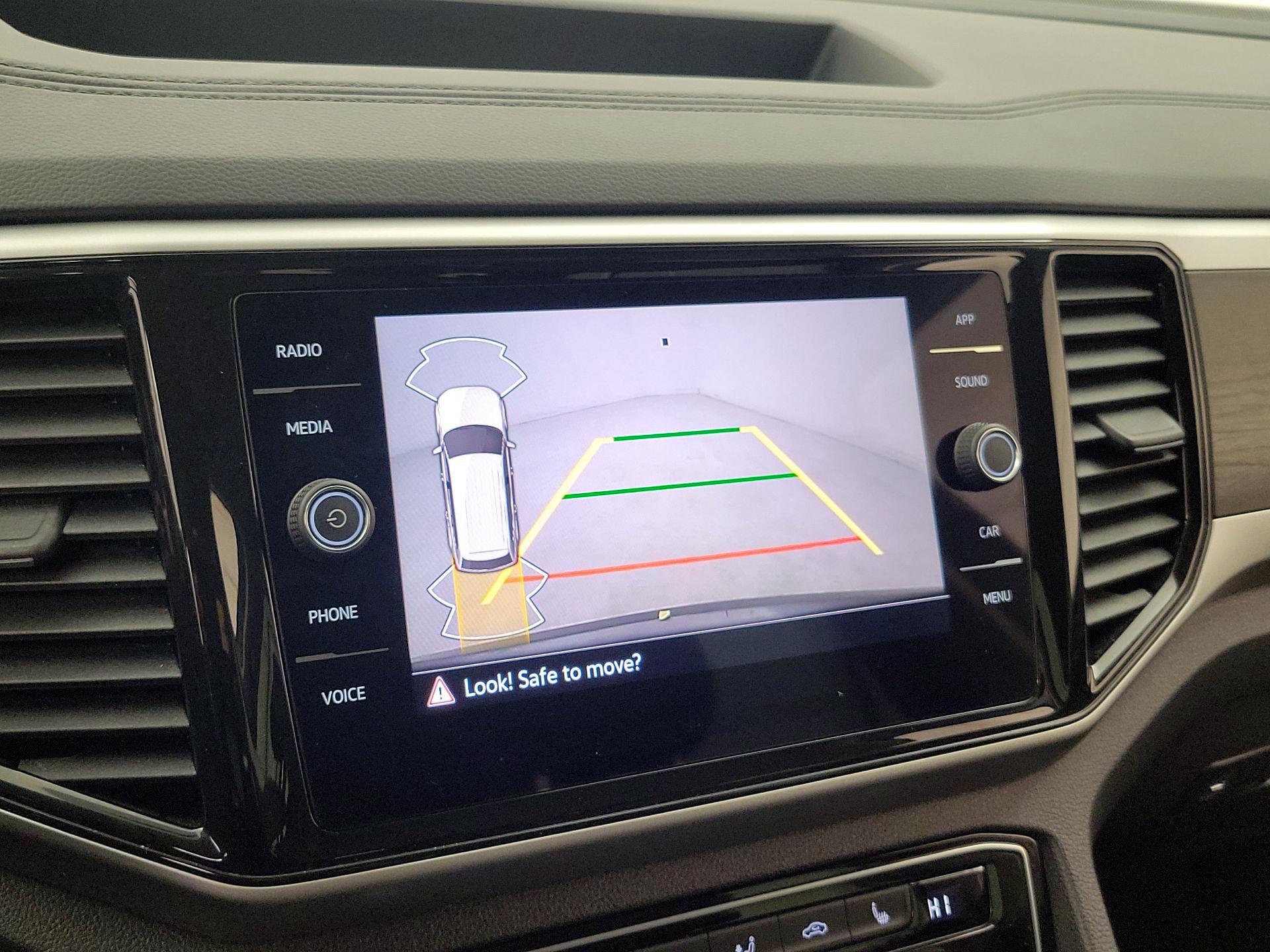 Thumbnail: 2023 Volkswagen Atlas - 14