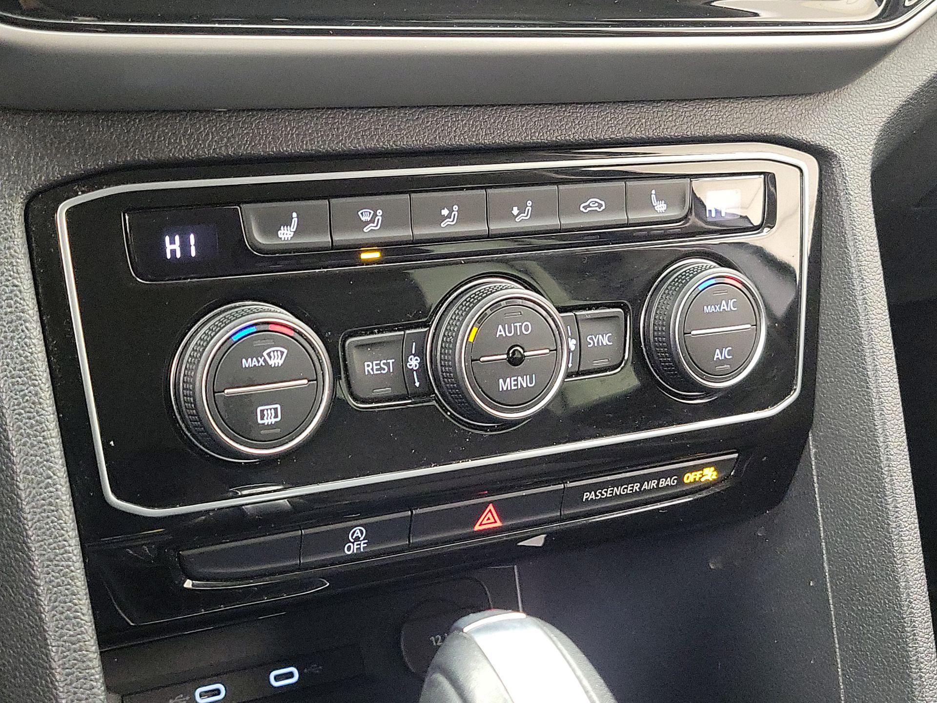 Thumbnail: 2023 Volkswagen Atlas - 16