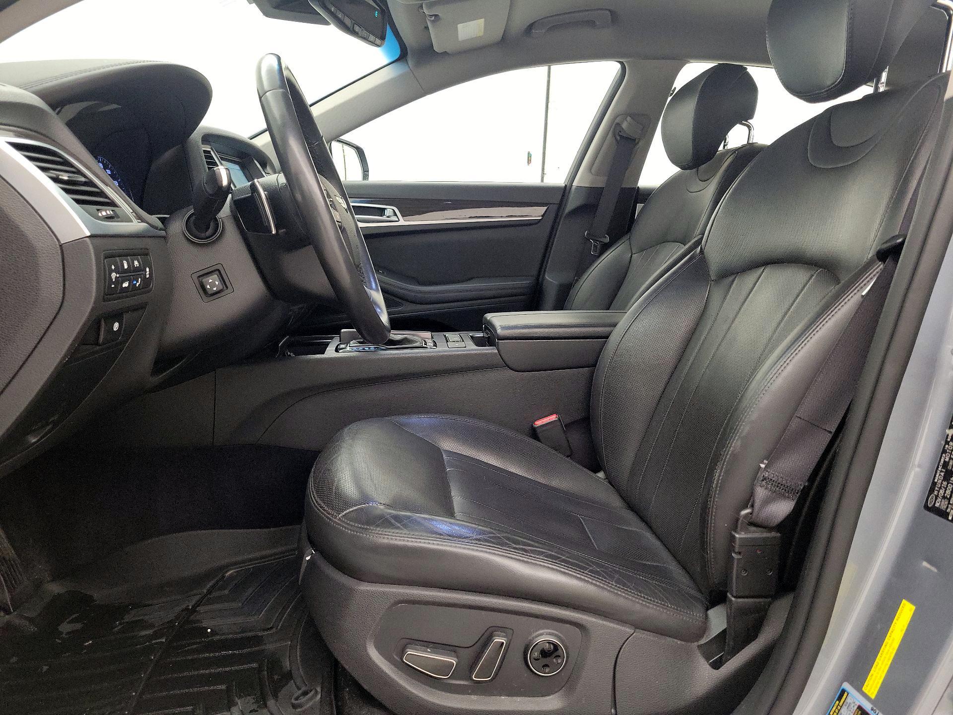 Thumbnail: 2017 Genesis G80 - 11