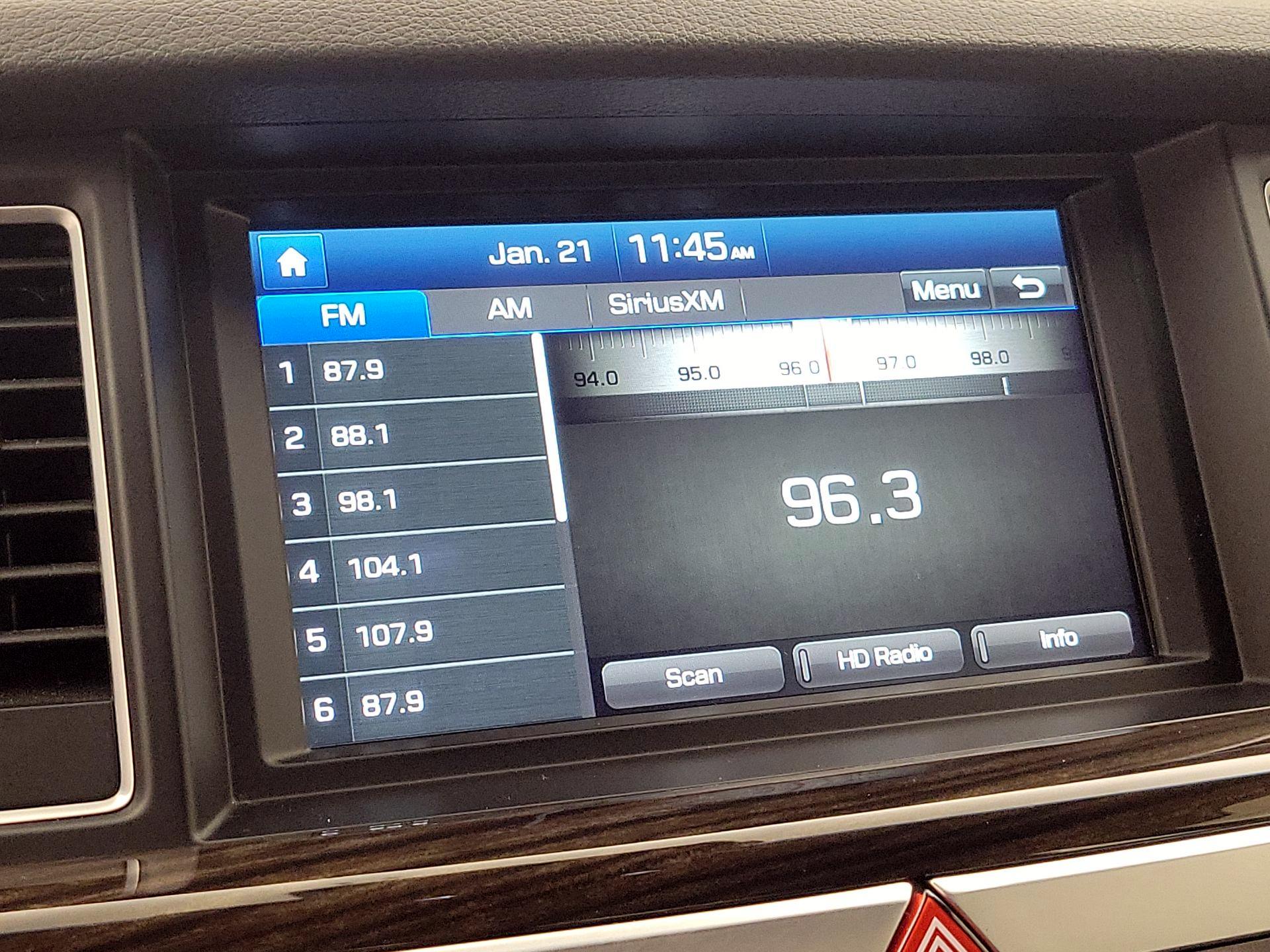 Thumbnail: 2017 Genesis G80 - 16