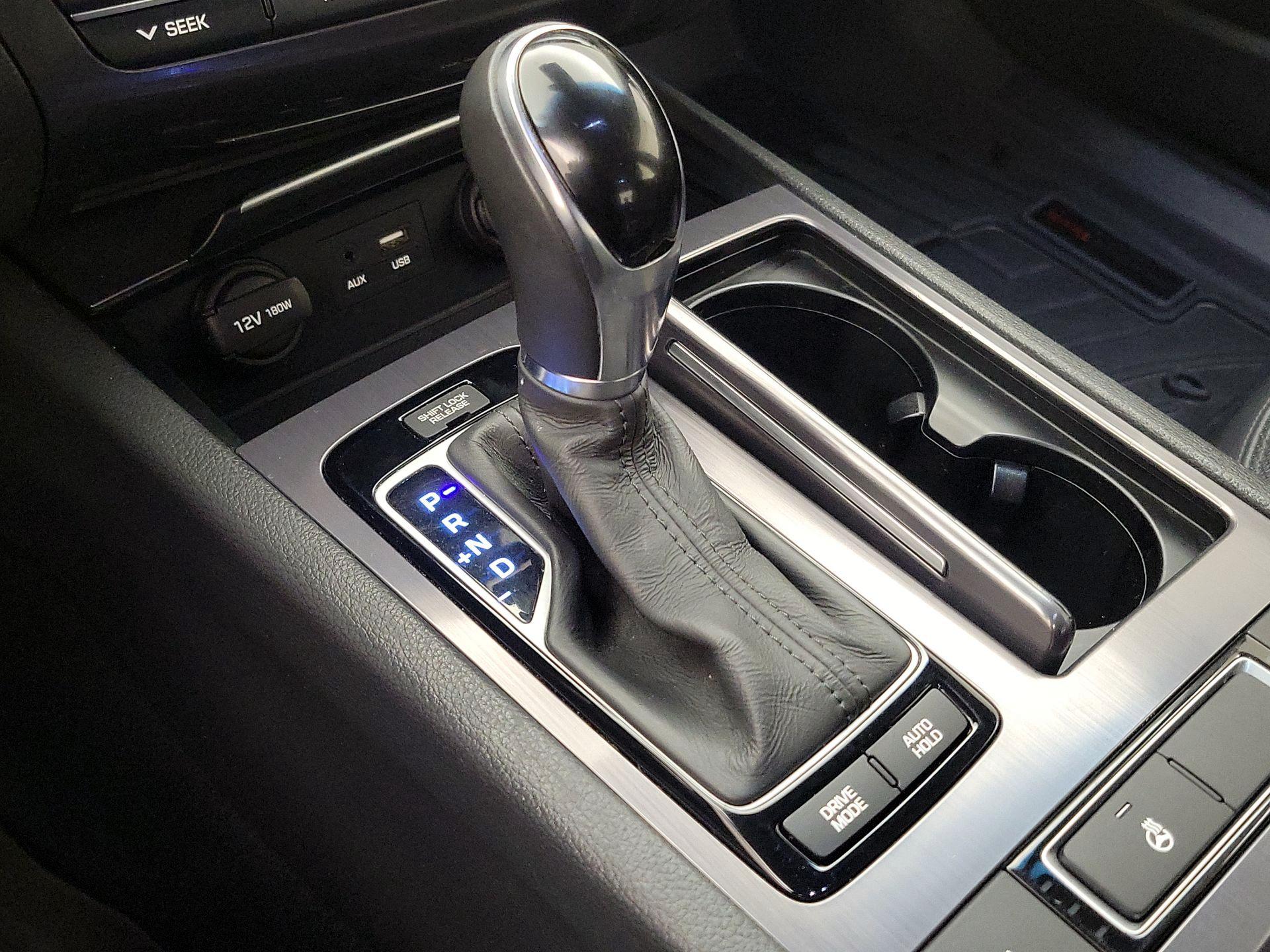 Thumbnail: 2017 Genesis G80 - 18